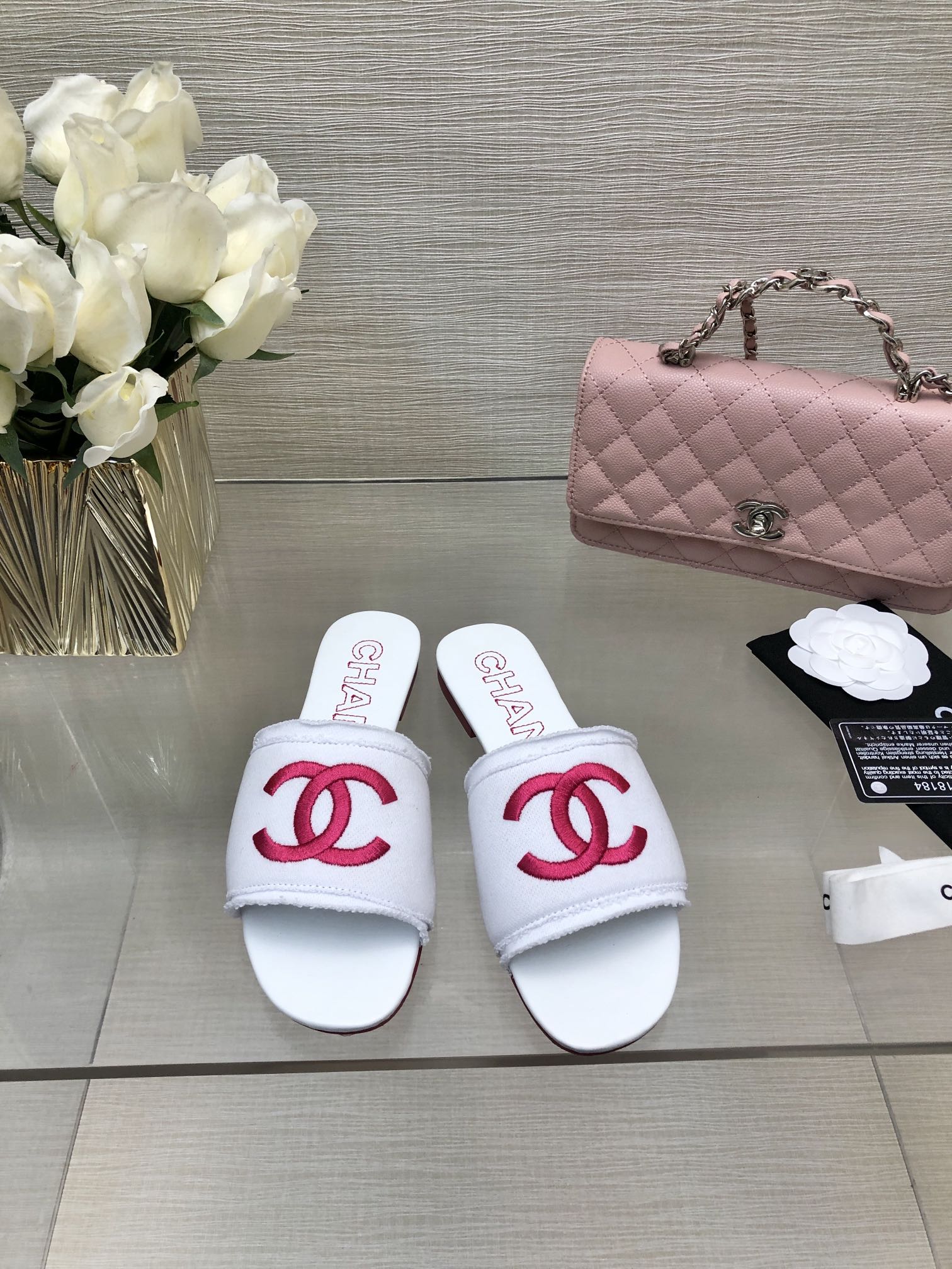 CC 25C Slippers White Fabric Material 212968