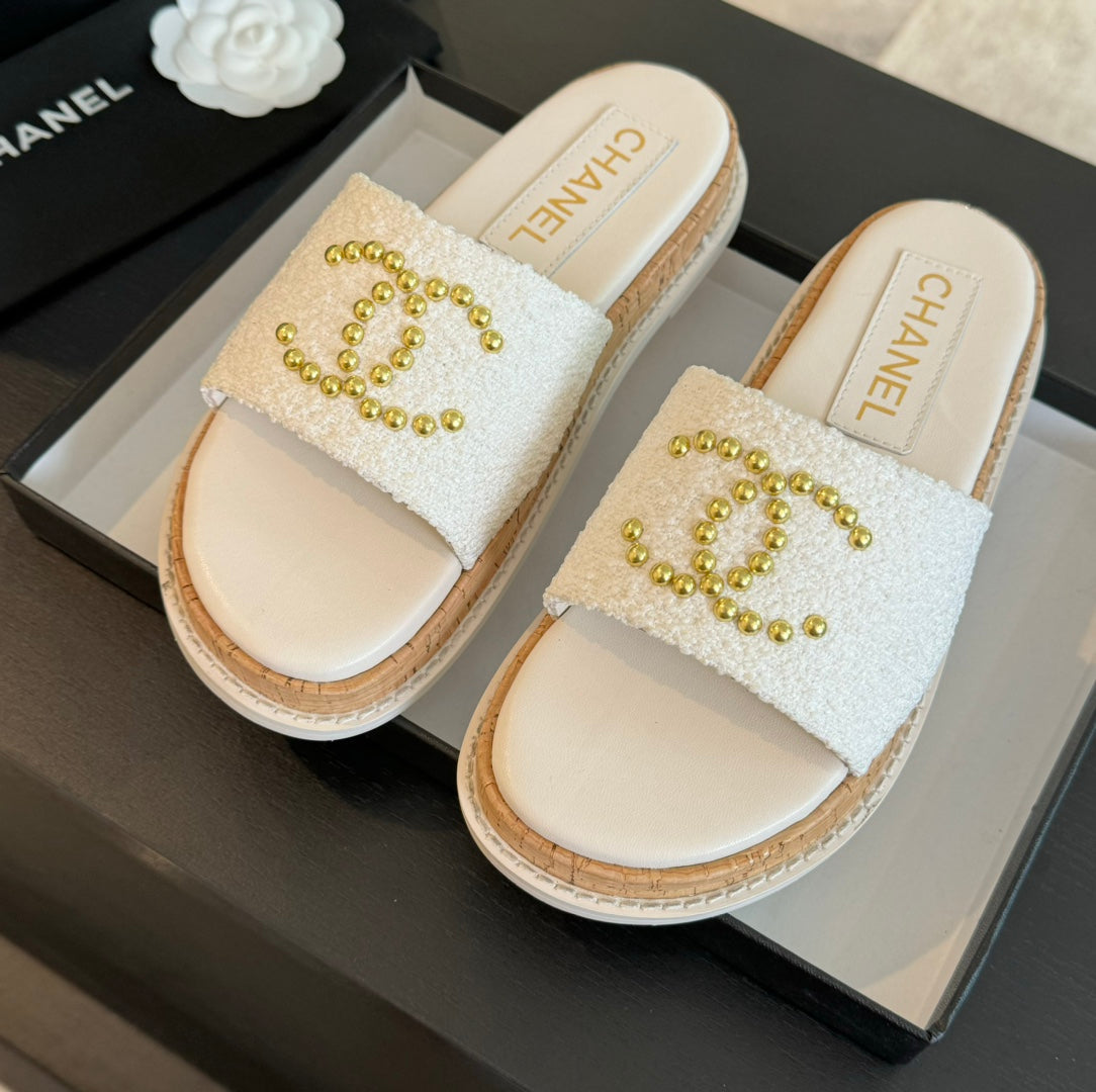 CC 25C Slippers White Fabric 213105