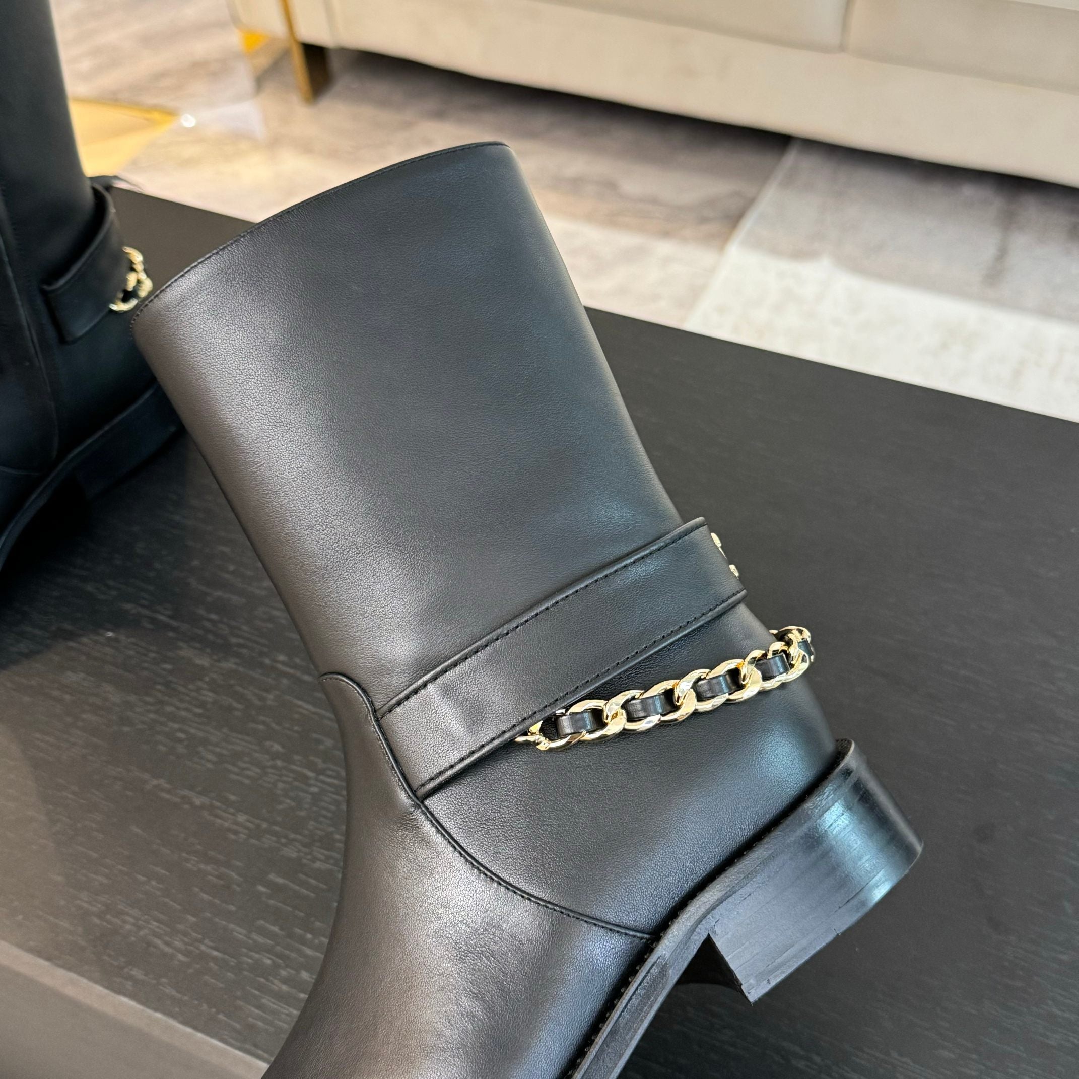 CC Short Boots 30mm Plain Black Chain Cowhide