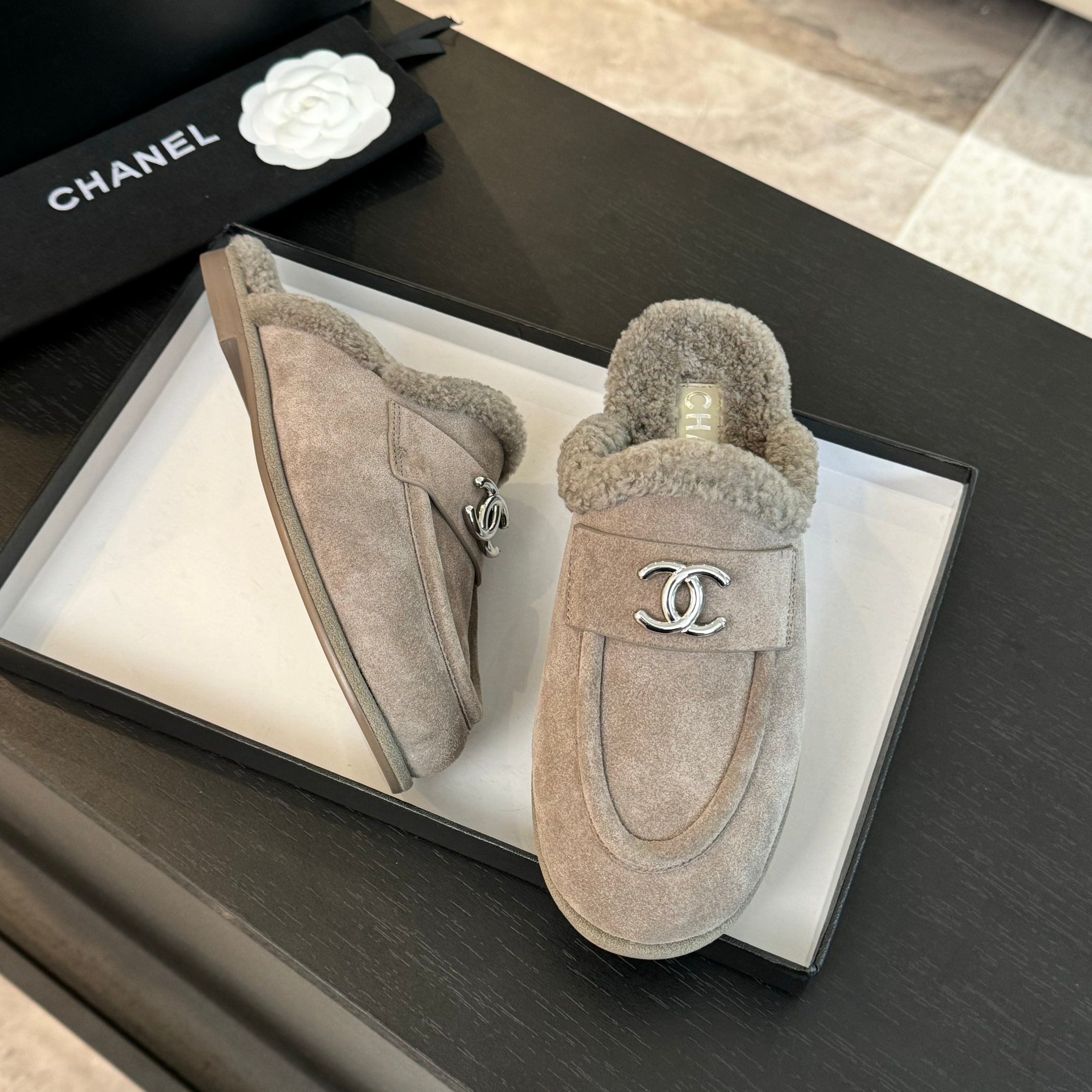 CC Mule Pinkish Grey Suede Lamb Wool