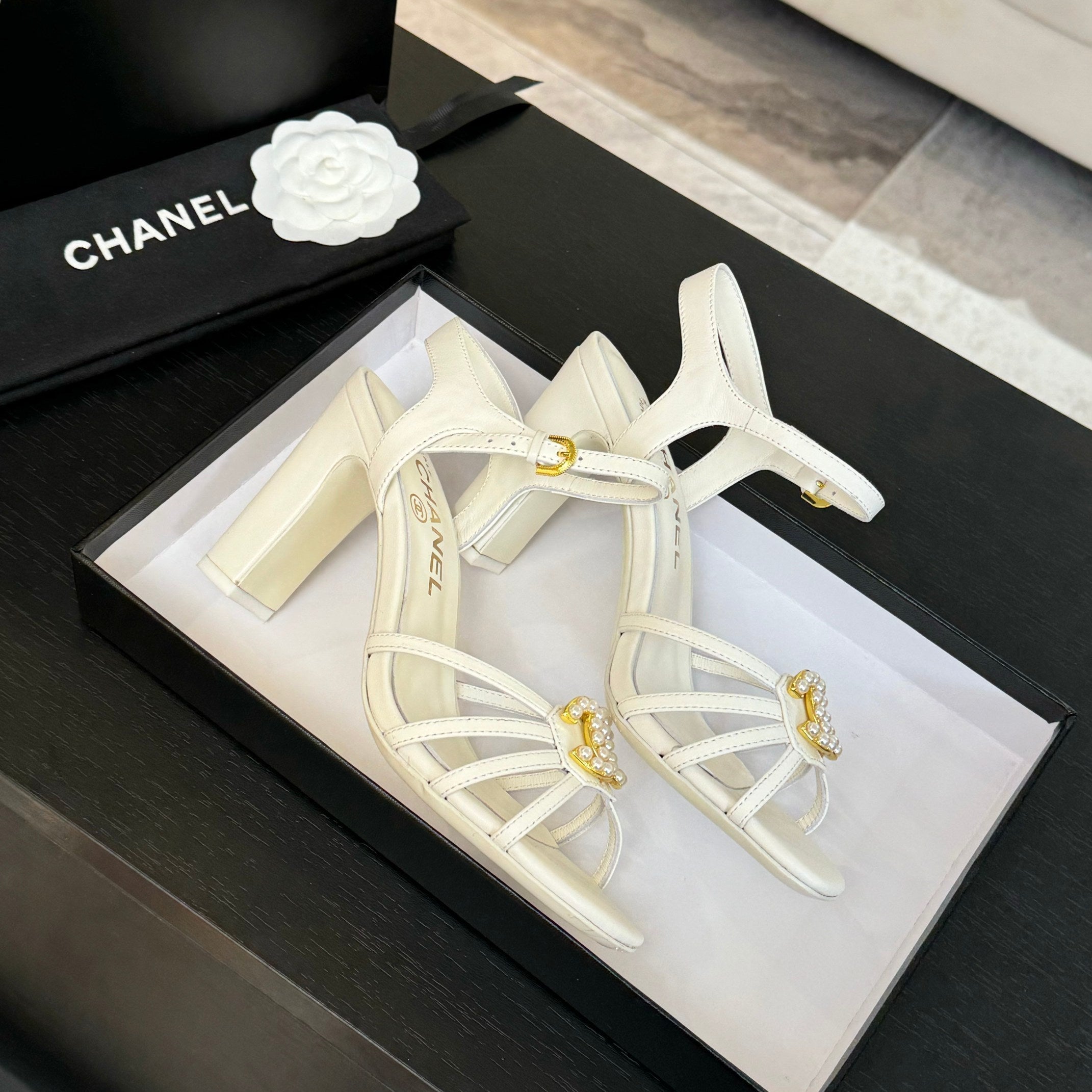 CC 85mm Sandal White Sheepskin 212930