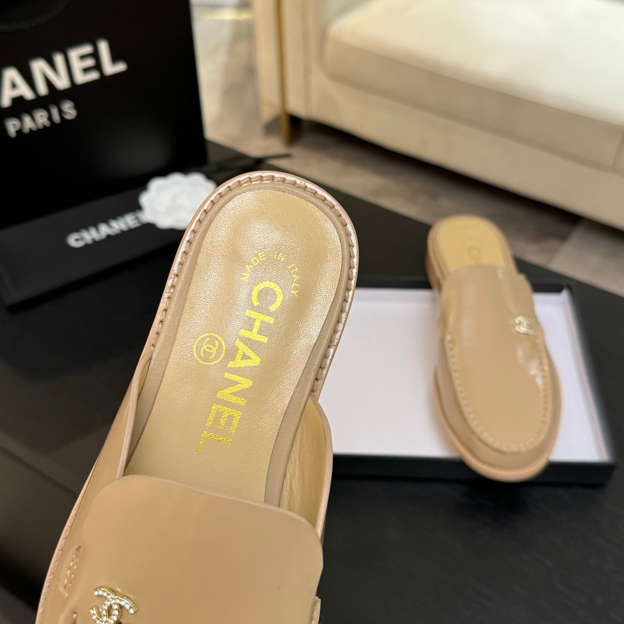 CC 25C Mule Beige Calfskin