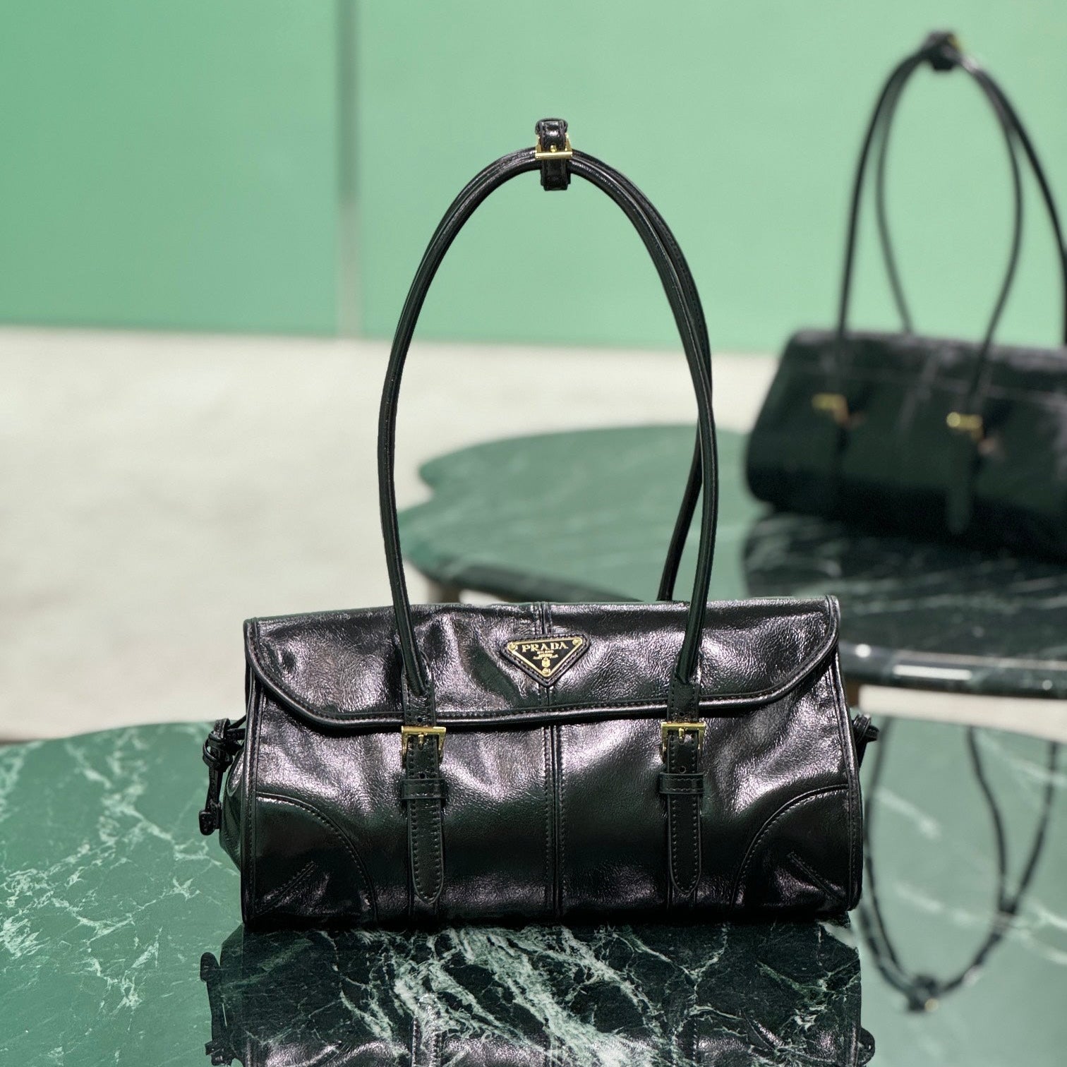 HANDBAG 31 IN BLACK OIL WAX LAMBSKIN