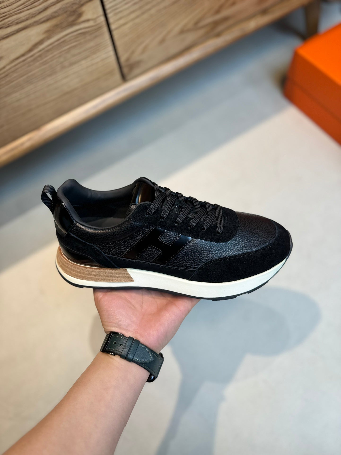HM INTERACTIVE LACE-UP SNEAKER BLACK CALFSKIN