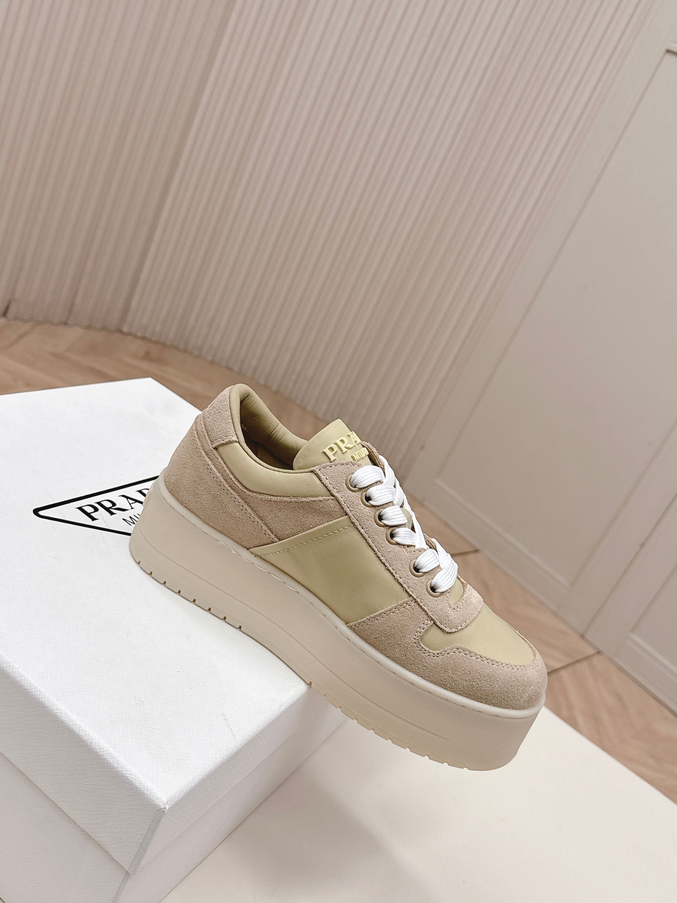 PRA 2026S Platform Sneakers 50 Beige Suede Cowhide 663493