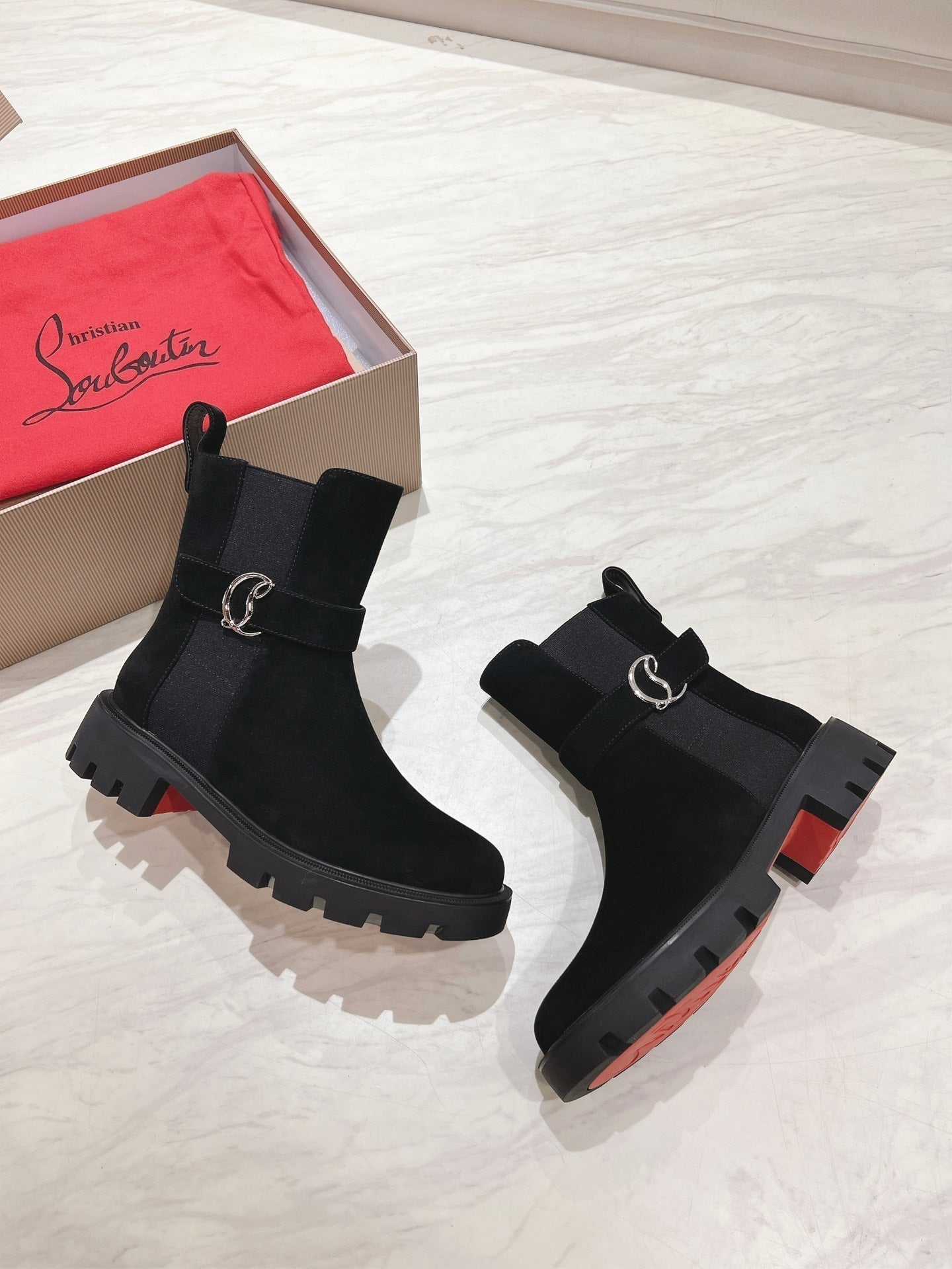 CL 25C Chelsea Booty Lug Black Suede 167683