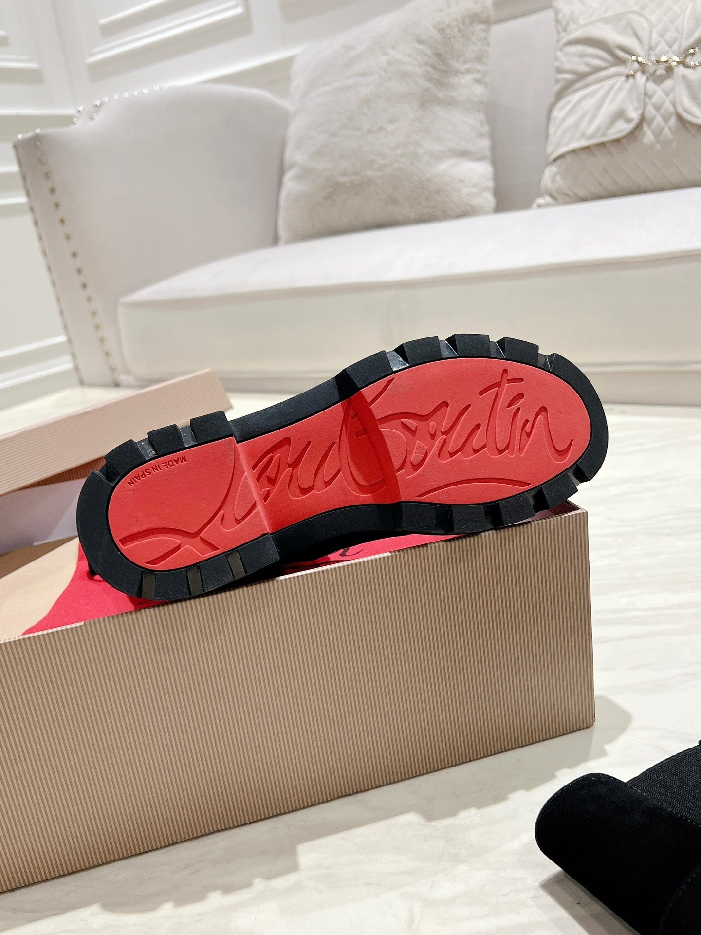 CL 25C Chelsea Booty Lug Black Suede 167683