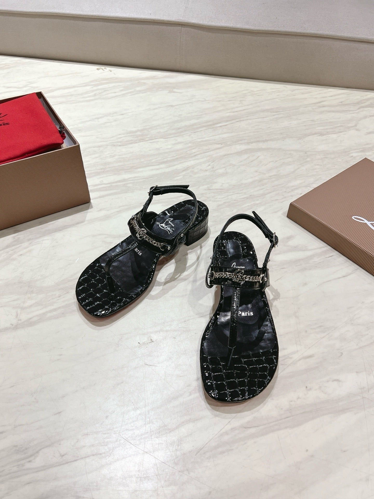 CL 25 Thong Sandal Calfskin 240498