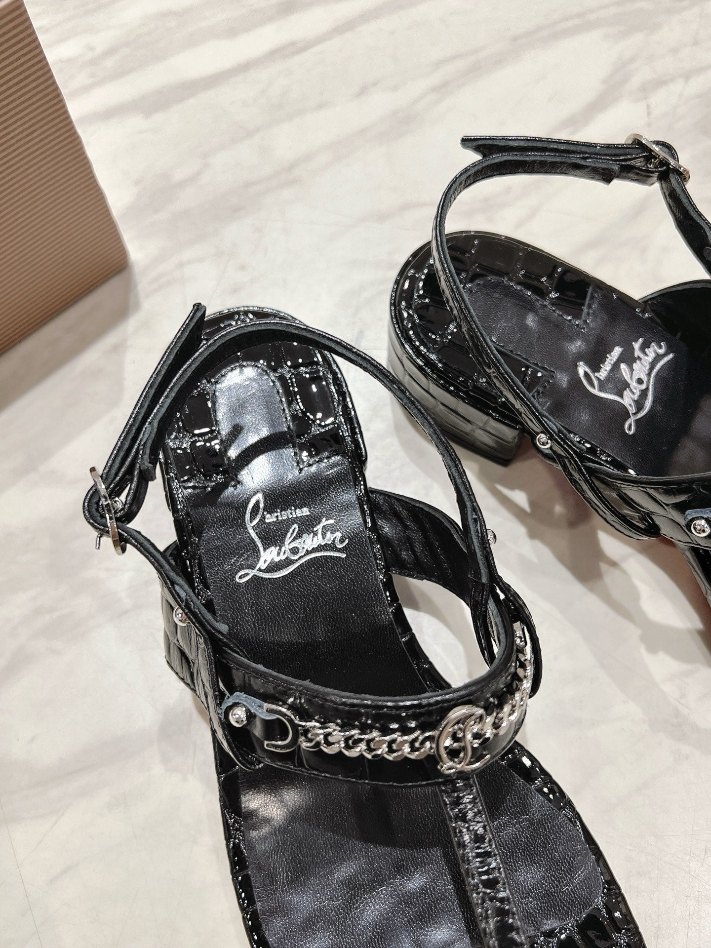 CL 25 Thong Sandal Calfskin 240498