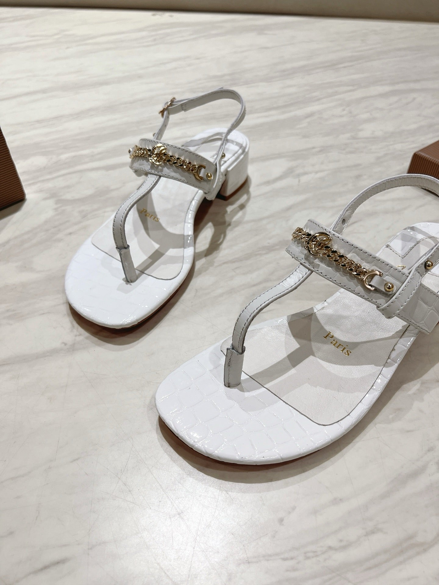 CL 25 Thong Sandal Calfskin 240498