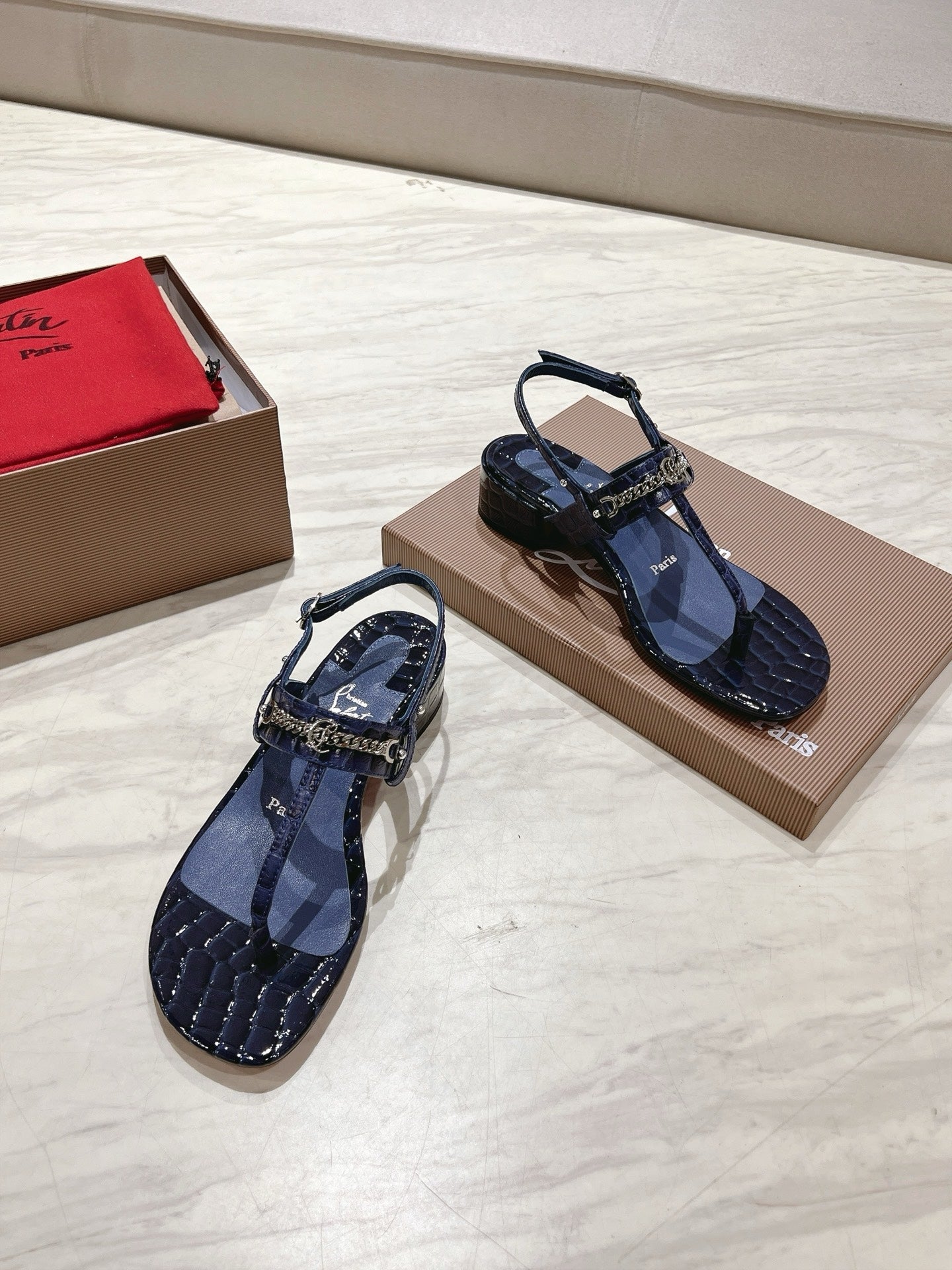 CL 25 Thong Sandal Calfskin 240498