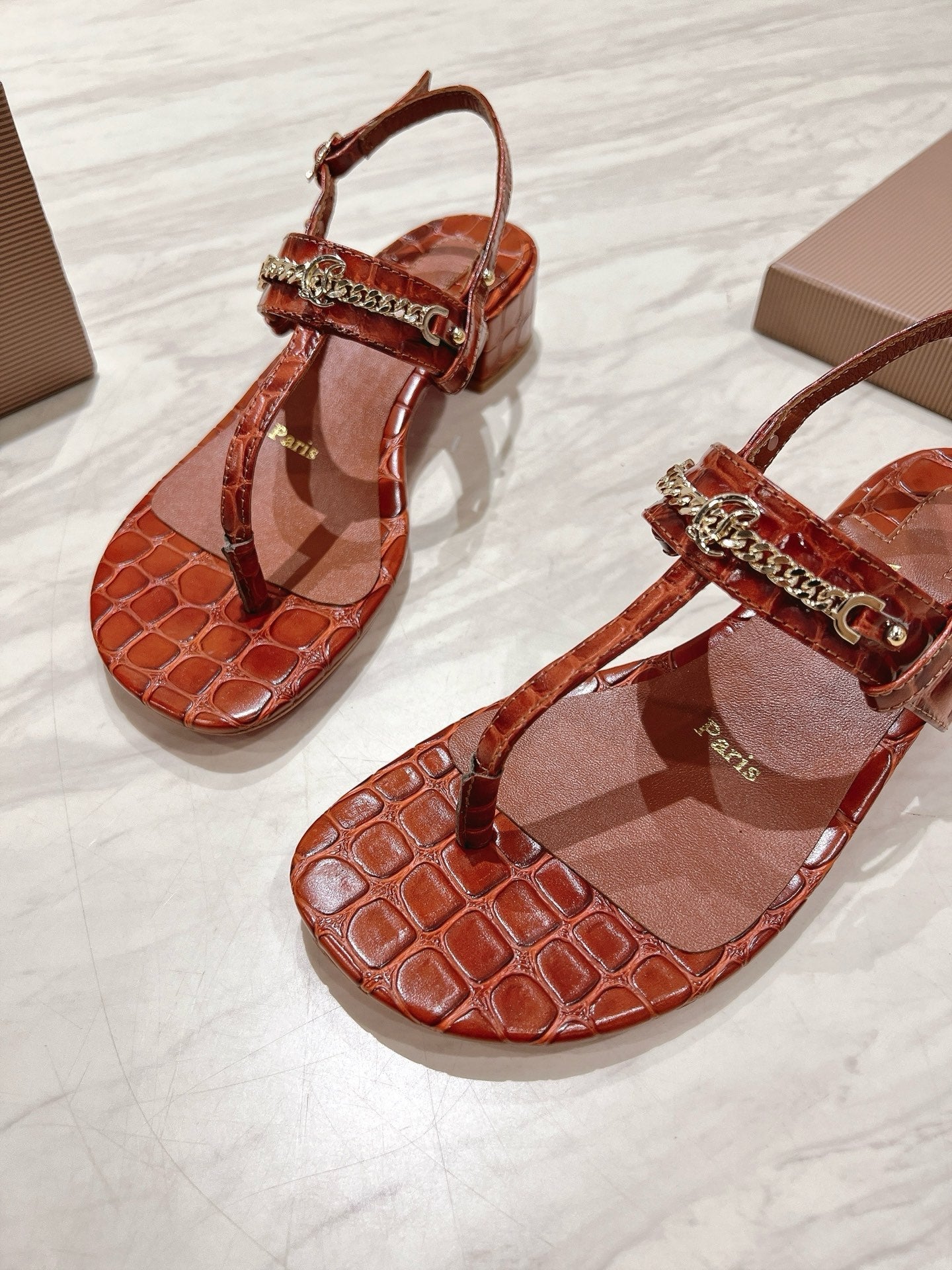 CL 25 Thong Sandal Calfskin 240498