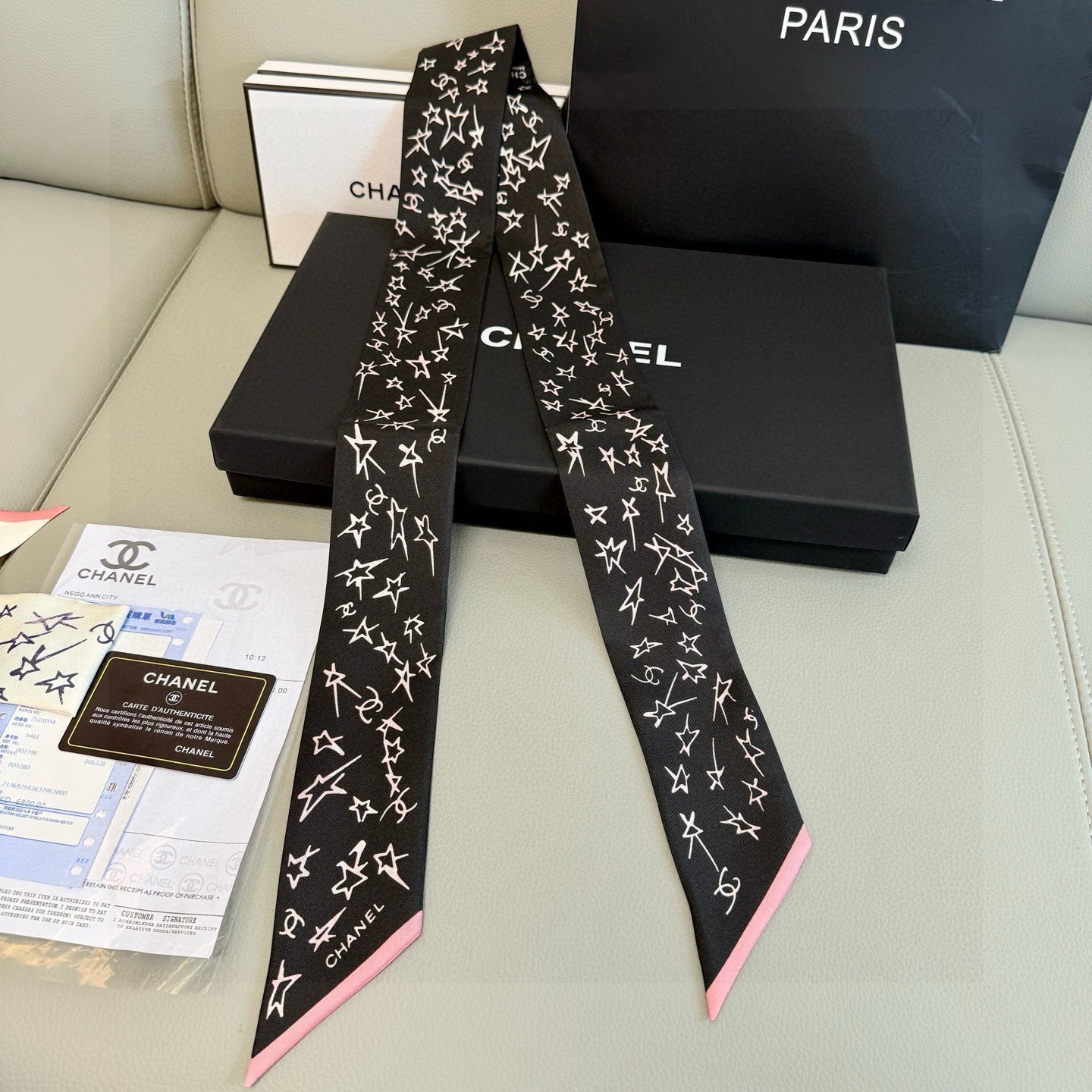 CC  Twilly Mini Star 120cm Black White Mulberry Silk 941929
