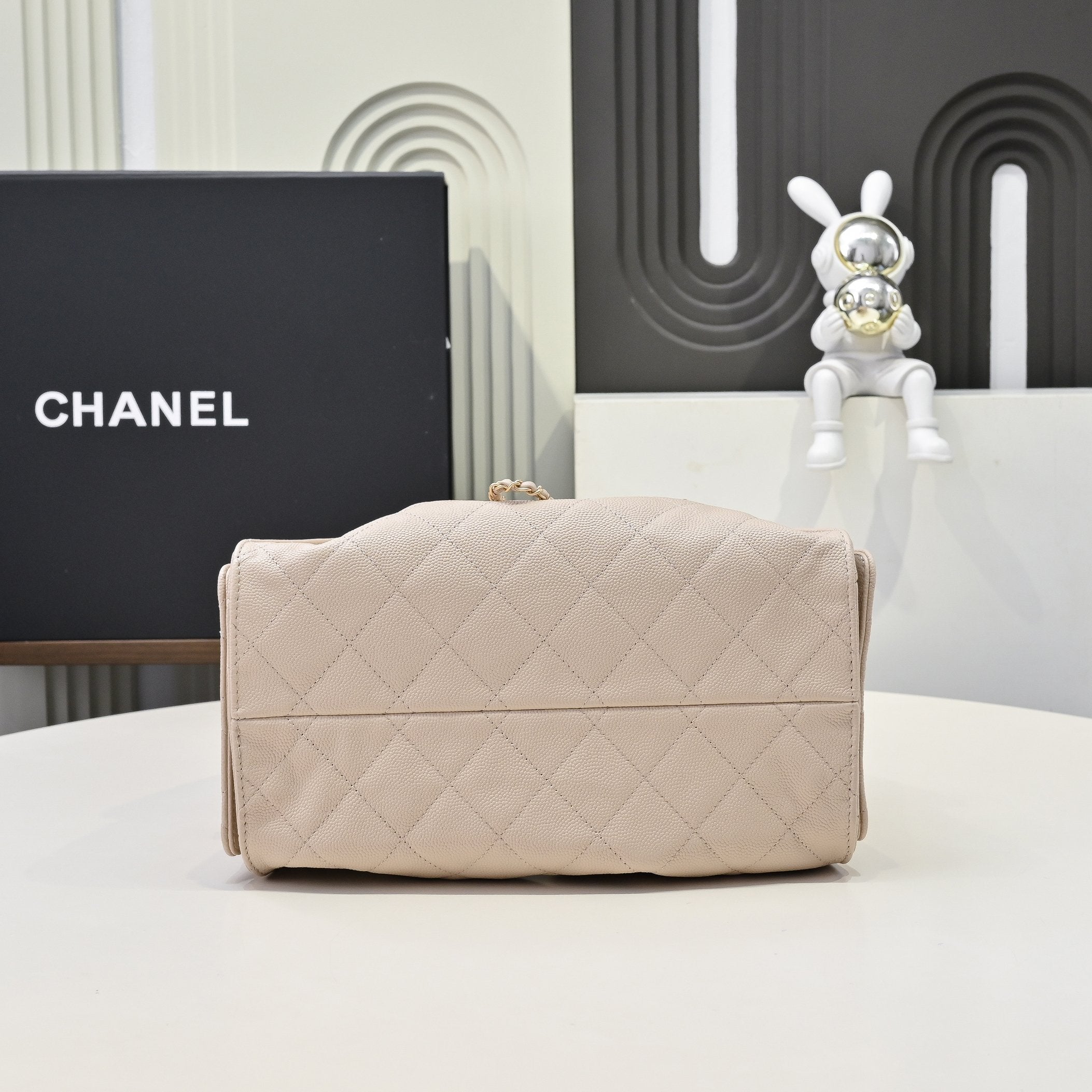 CC 25C Hobo Bags 30cm Nude Grained Calfskin