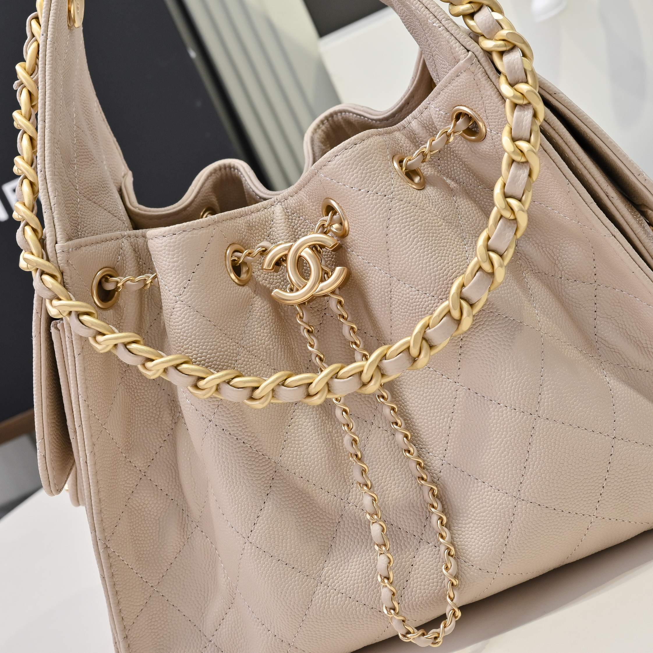 CC 25C Hobo Bags 30cm Nude Grained Calfskin