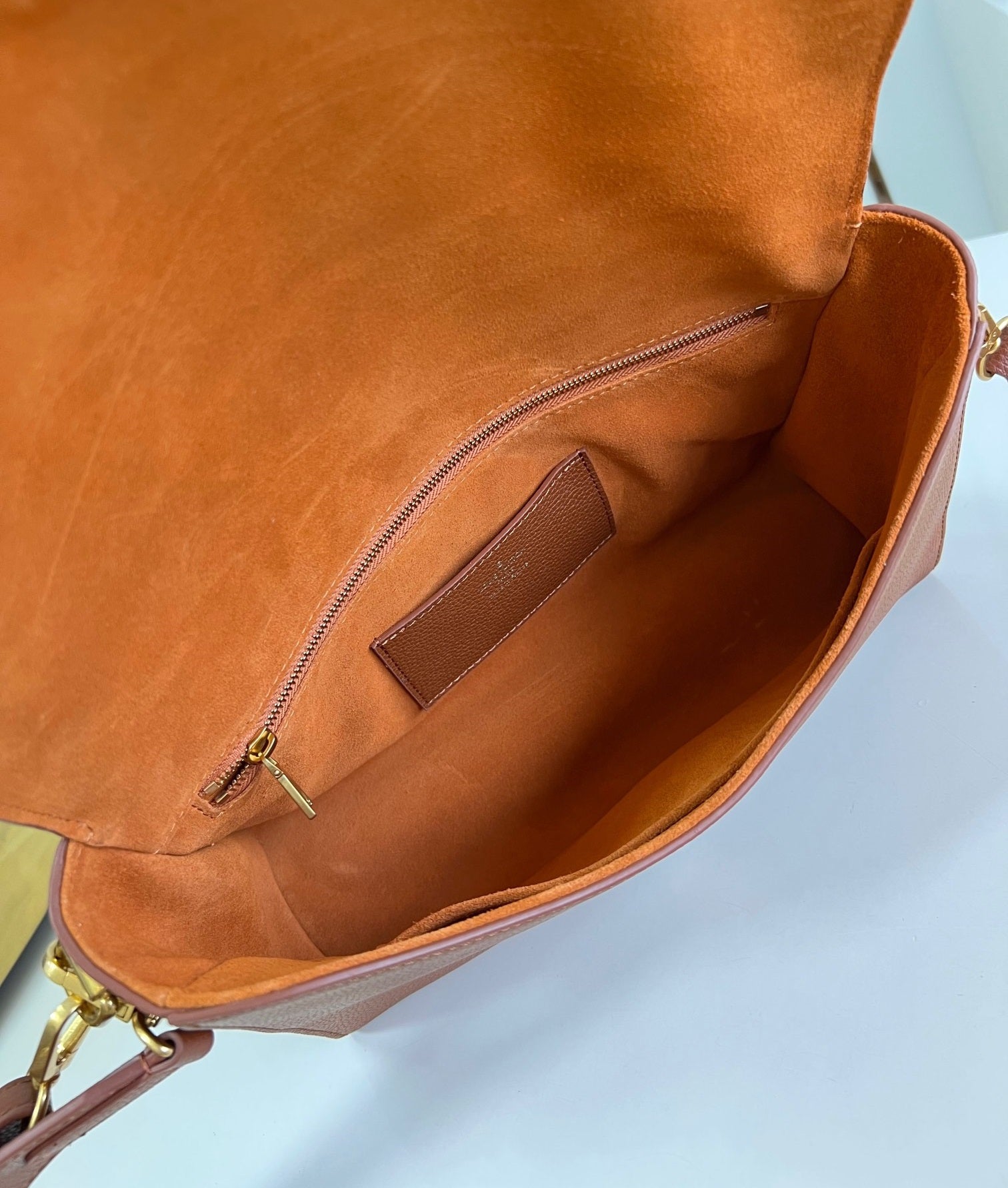 lv soft twist 27cm cognac calfskin gold hardware