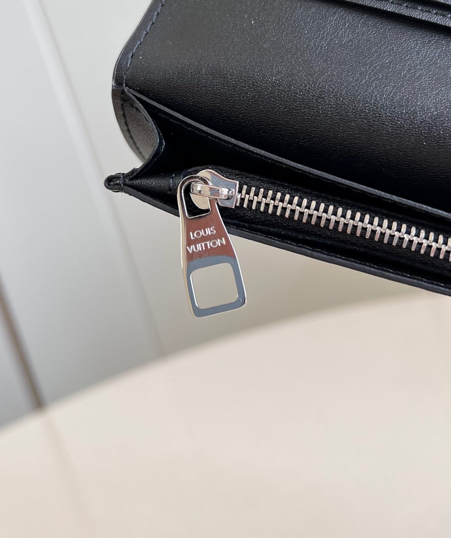 BRAZZA WALLET 19CM BLACK CALFSKIN