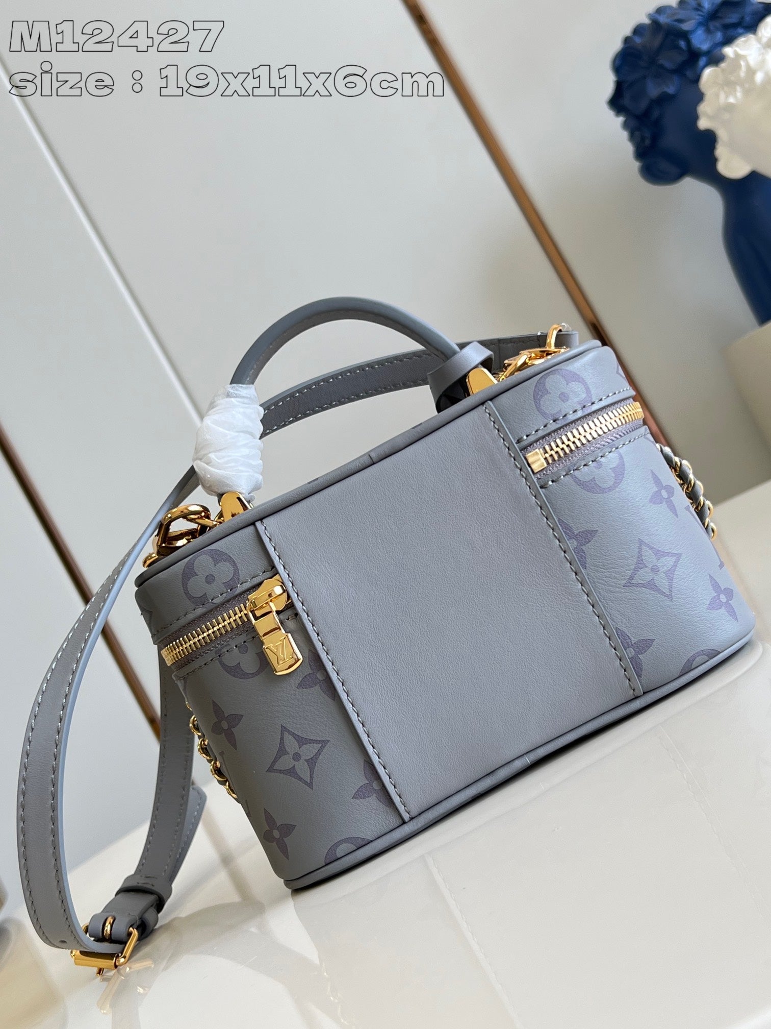 LV VANITY CHAIN POUCH 19 GREY MONOGRAM CALFSKIN