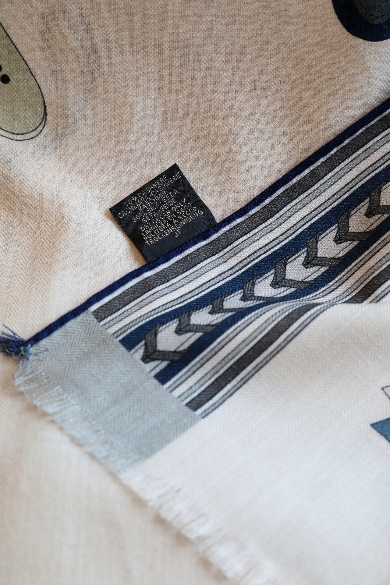 Et Gris Gris Rectangle Scarf 180 CM In White Colorful Cashmere and Mulberry Silk 401142