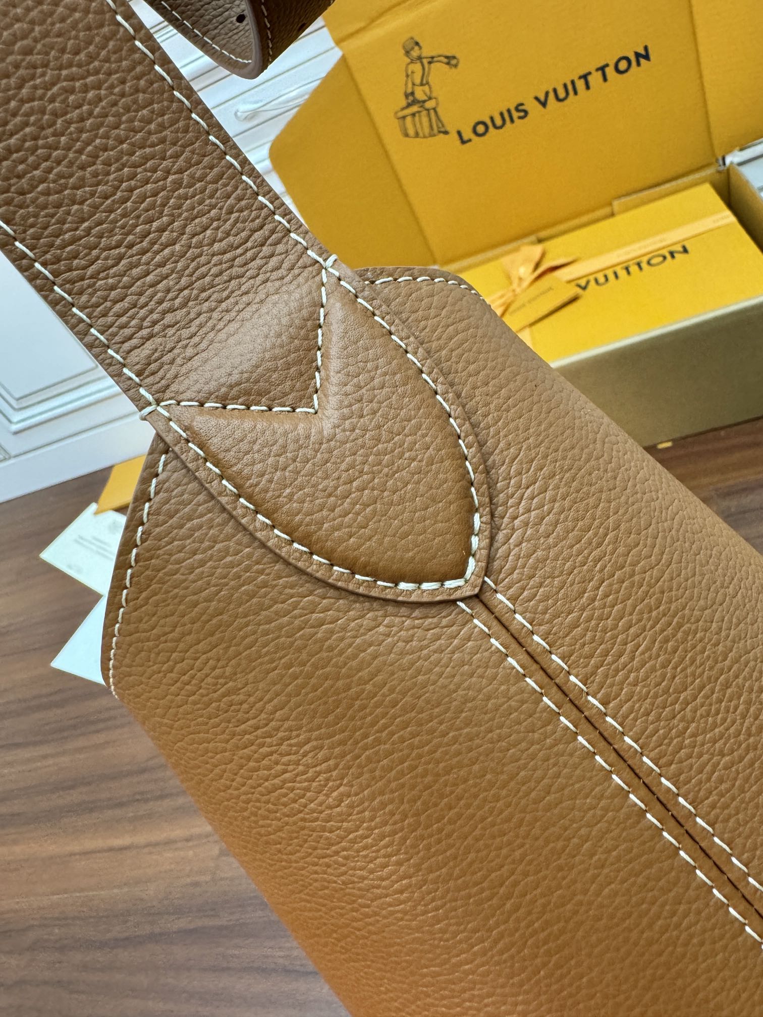 LOW KEY HOBO MM 31CM BROWN CALFSKIN