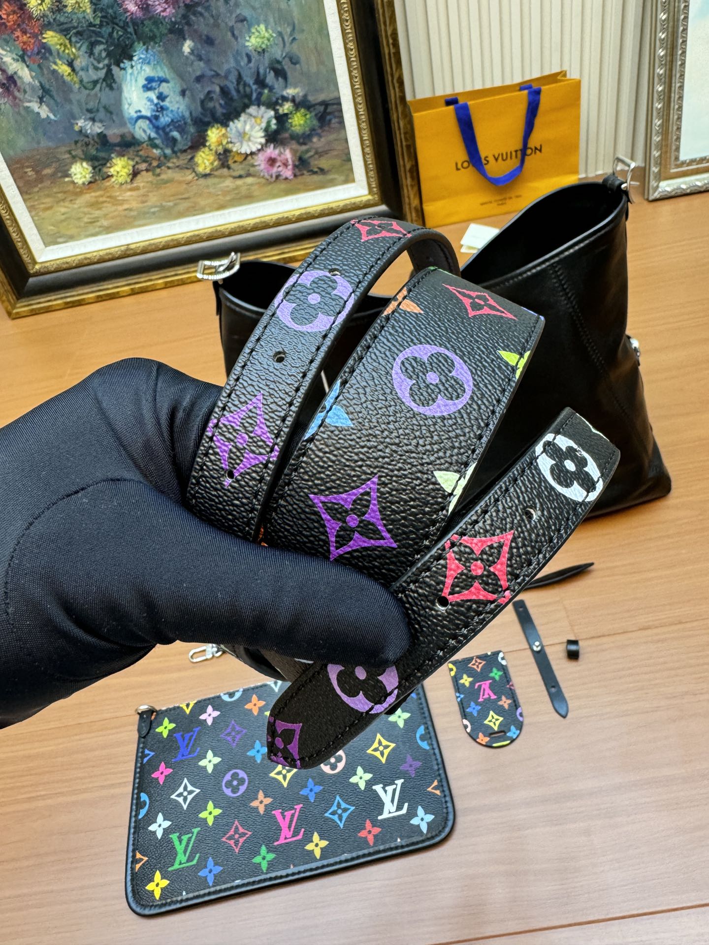 LV CarryAll Vibe LV x TM 39cm Black Sheepskin 206019