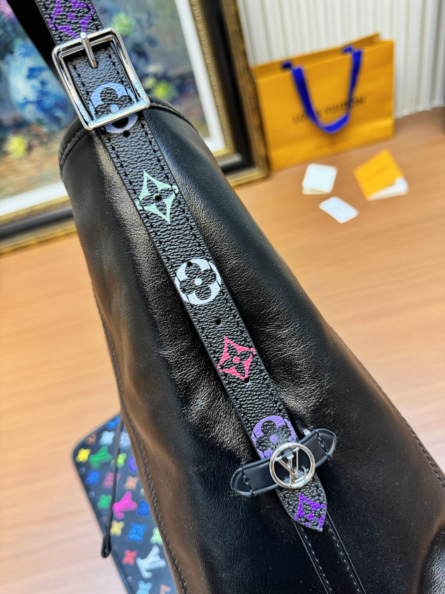 LV CarryAll Vibe LV x TM 39cm Black Sheepskin 206019