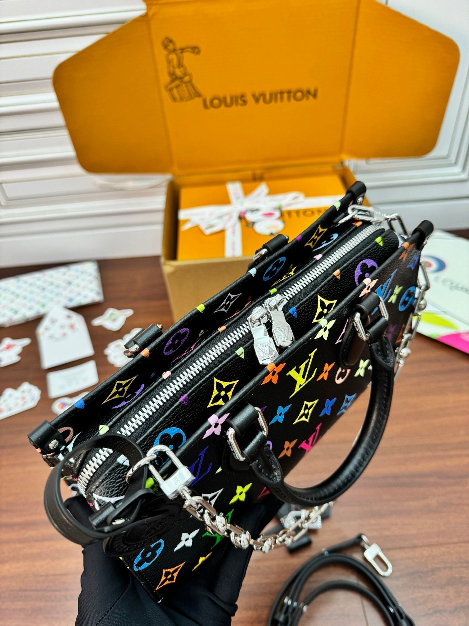 LV OnTheGo East West 25cm Black Multicolore Monogram Canvas 331365