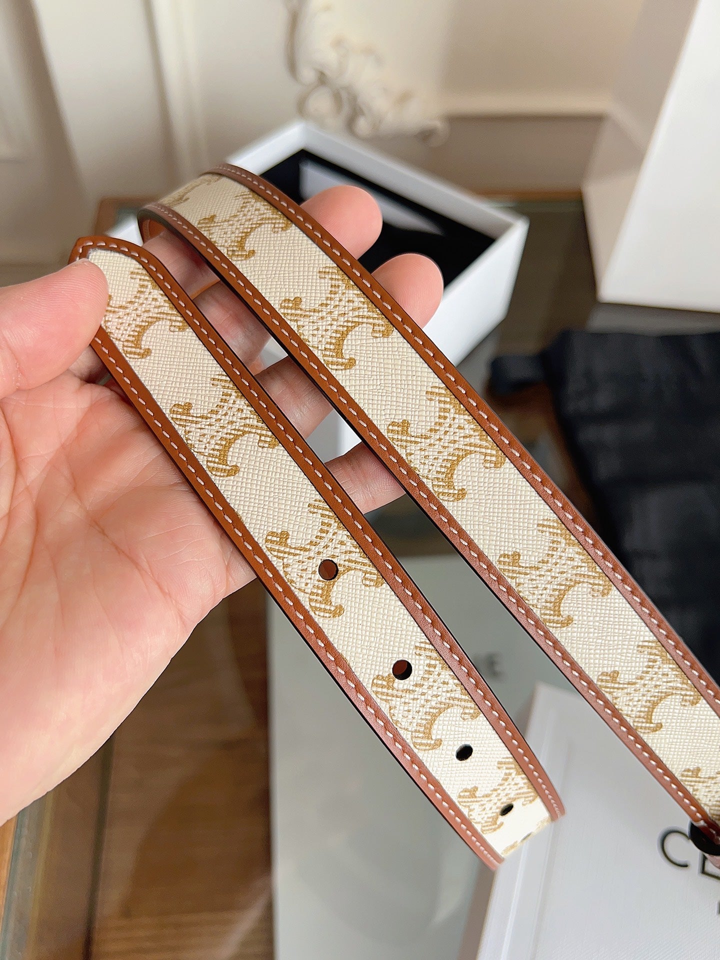 CL Brown 25mm Triomphe Enamel Saddle White Brown Monogram Cowhide 615274