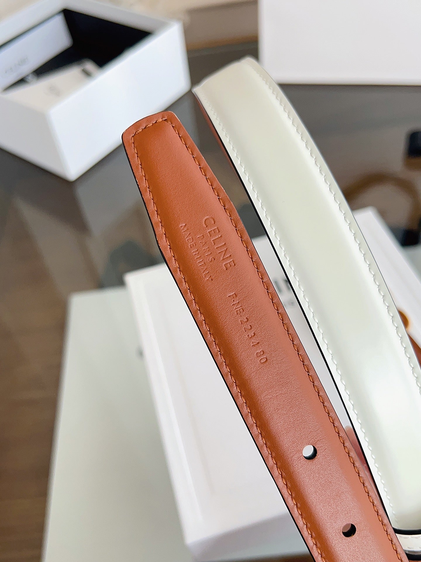 CL Brown 25mm Triomphe Enamel Saddle Brown White Cowhide  615280