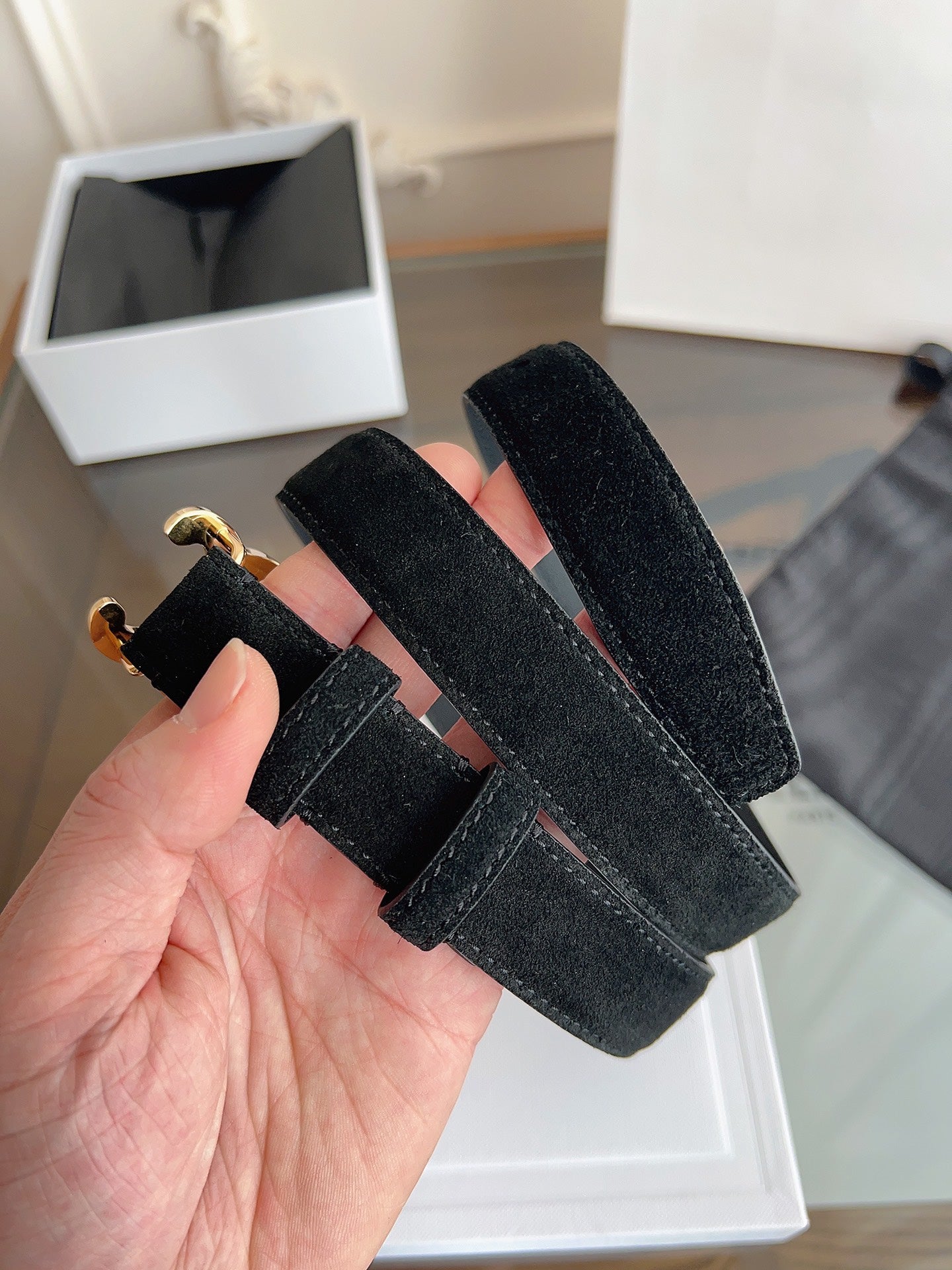 CL Gold 25mm Triomphe Black Suede 616258