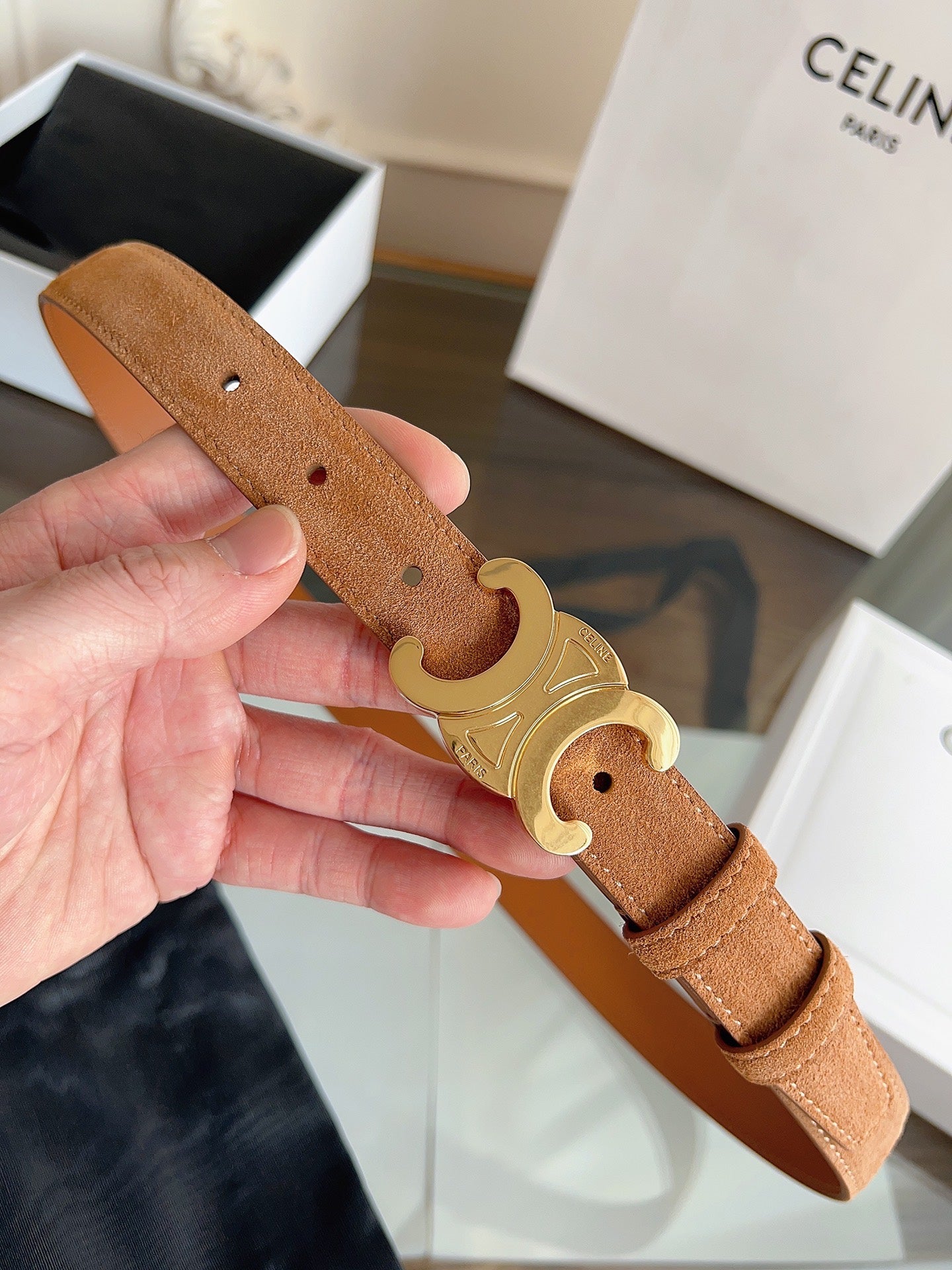 CL Gold 25mm Triomphe Tan Suede 616260