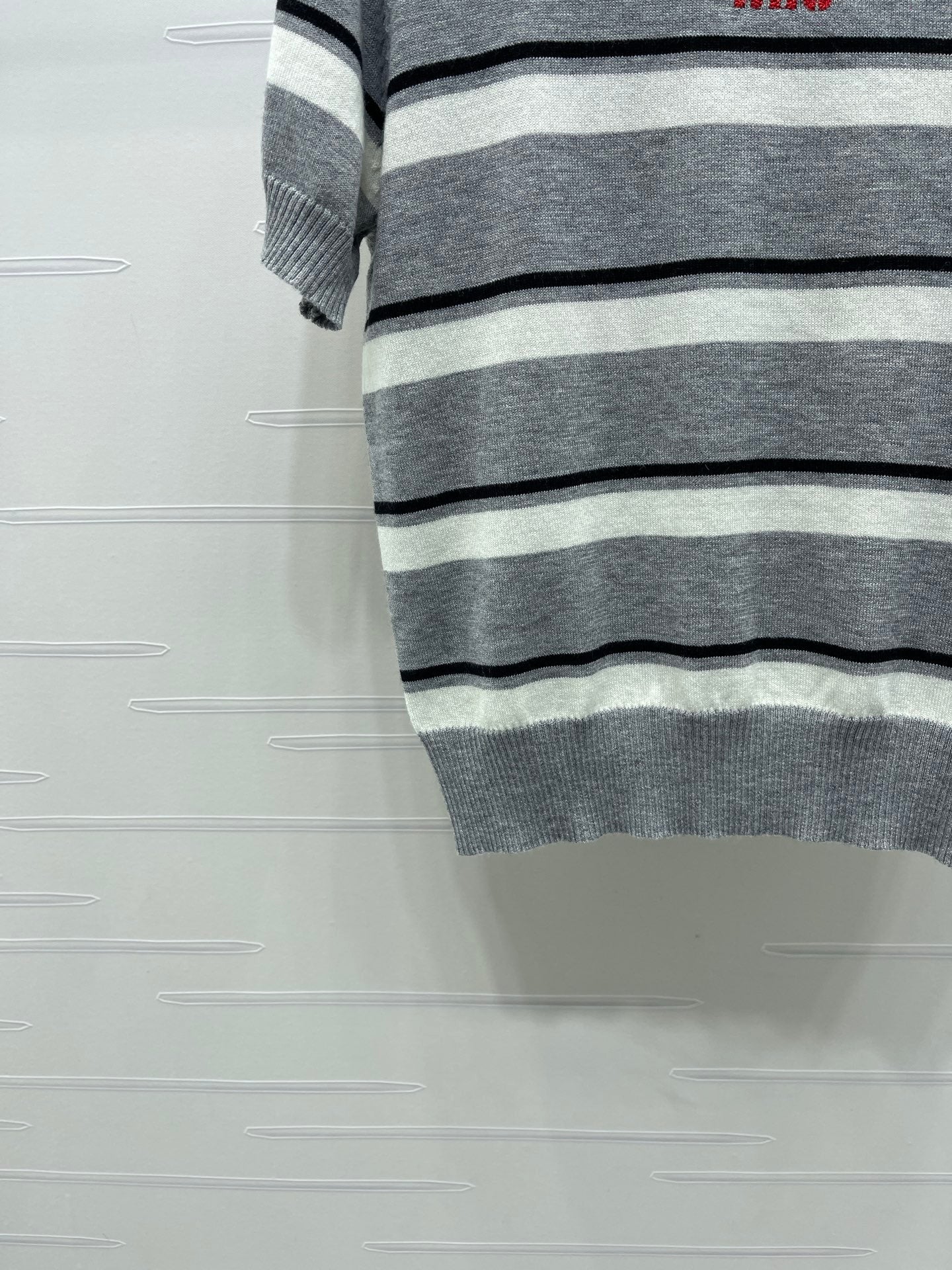 Miumiu 2026 Crew Neck Striped Short-sleeved Knit Top Gray Cotton 352436