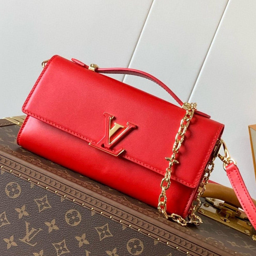 Wallet On Chain Capucines handbag Red Cowhide 250407