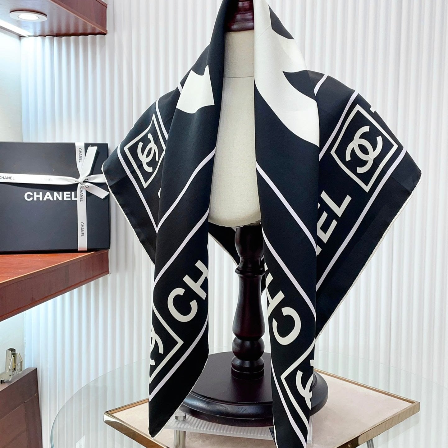 CC Square Scarf 90 CM In Black Mix White Silk Twill  167961