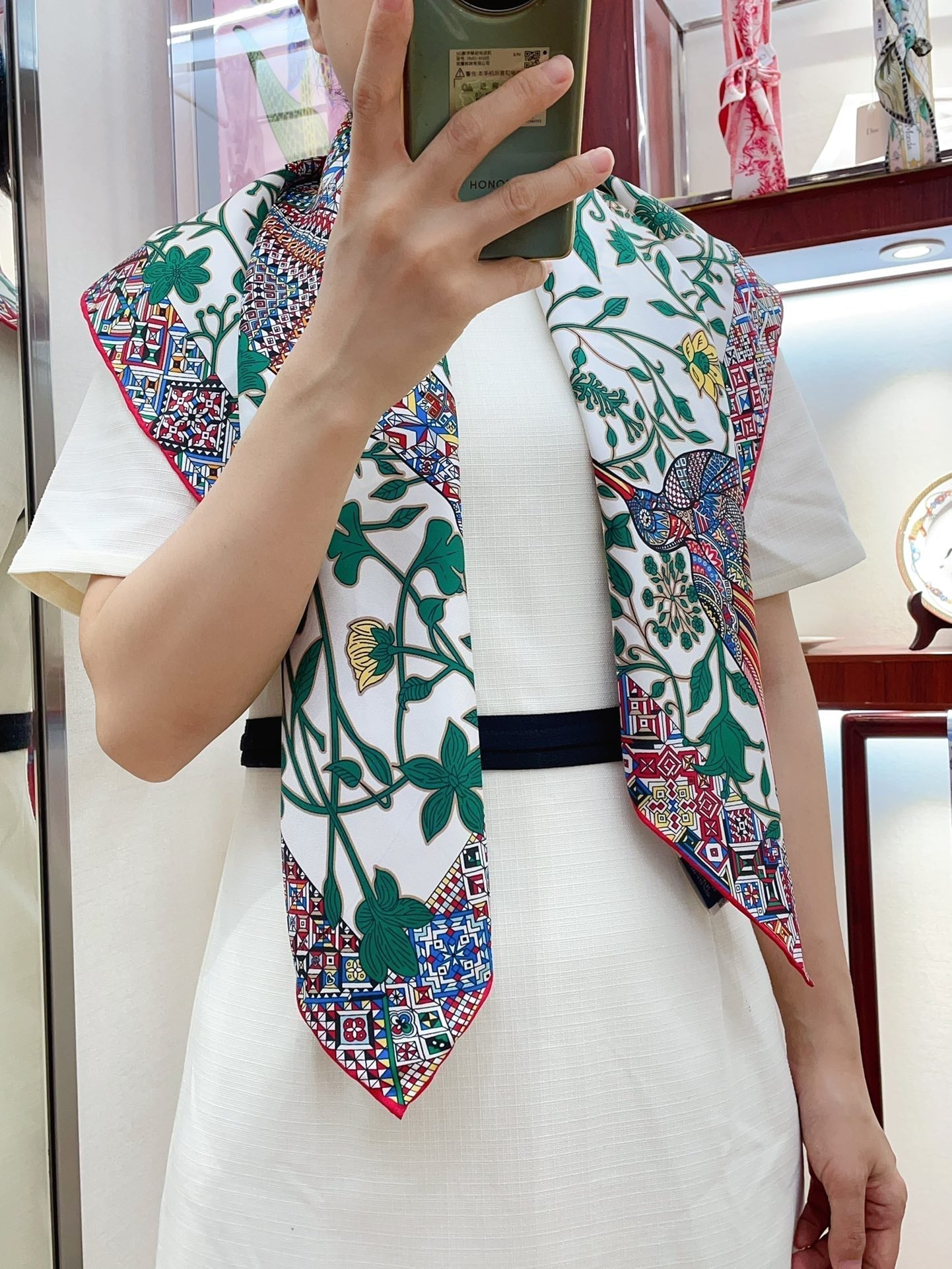 Le Jaguar Et Le Colibri Shawl 90 CM In Green Colorful Silk Twill 274208