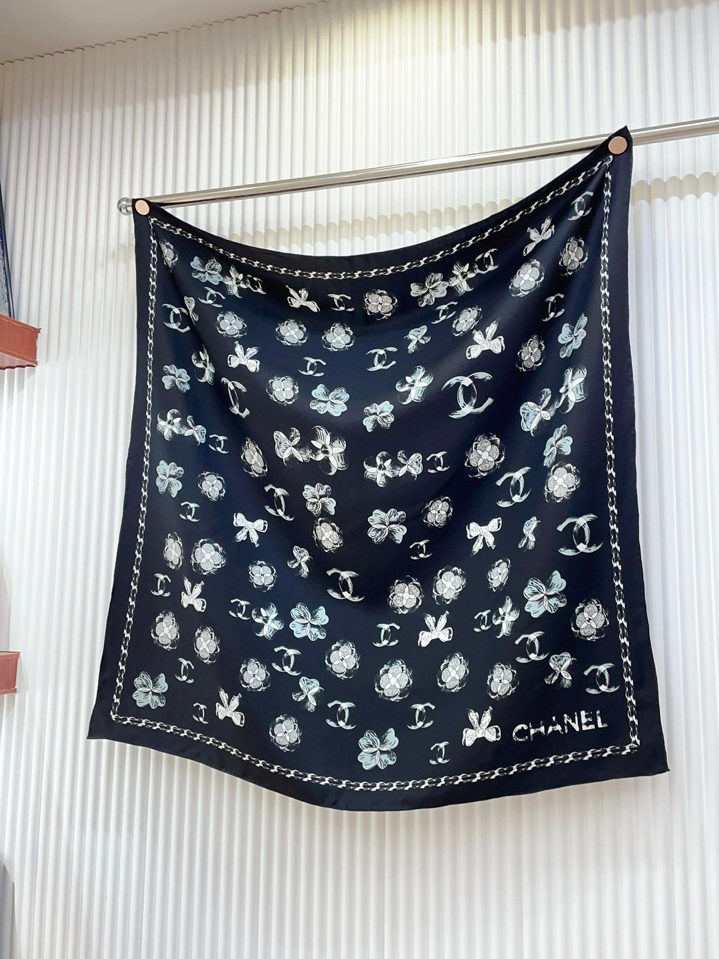 CC Square Scarf 90 CM In Black Mix White Silk Twill 301845