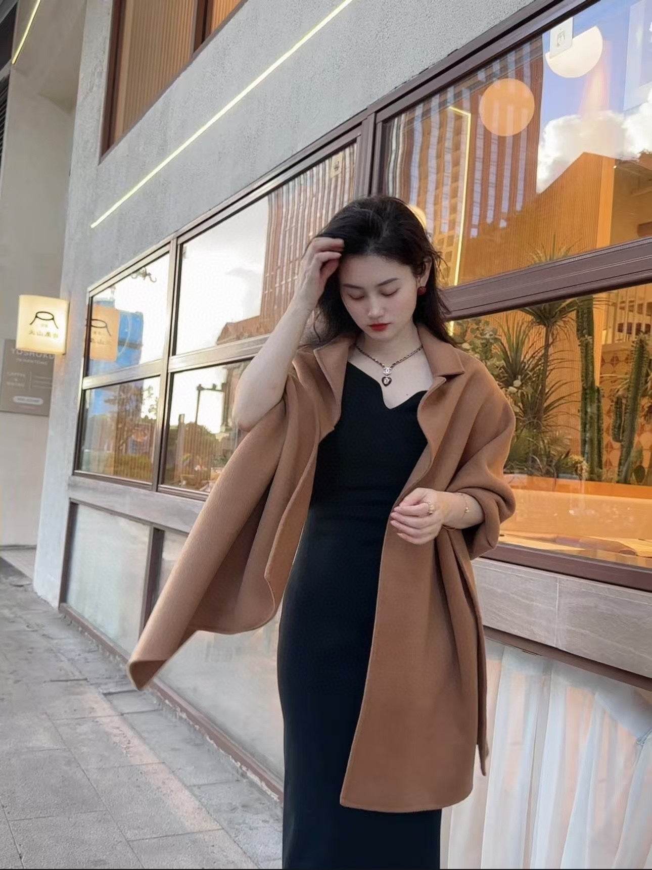 TROMPE L'OEIL STOLE IN CAMEL BROWN CASHMERE