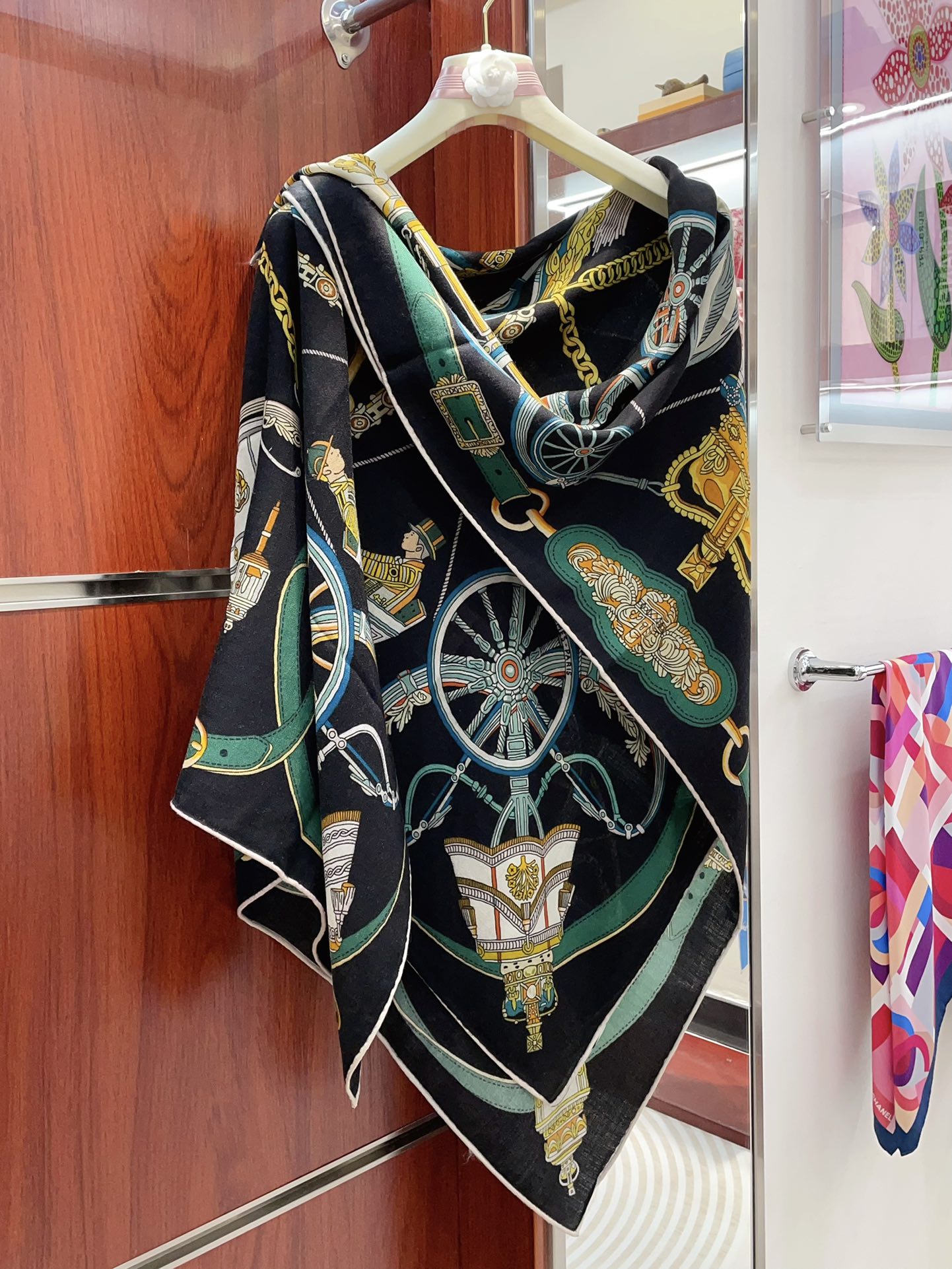 Stately Wheels Scarf 140 CM Black Colorful Cashmere And Silk 394589