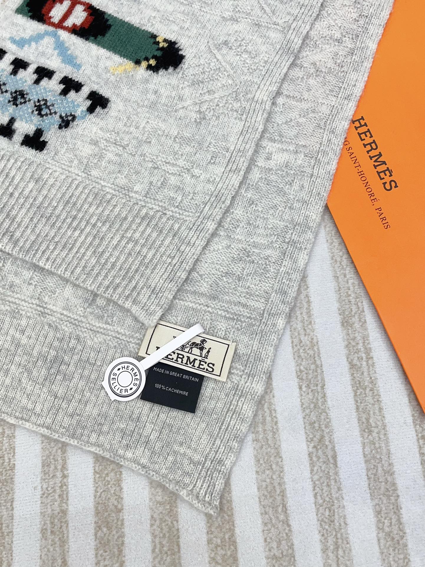 Scarf 120 CM In White Grey Hand Woven Cashmere 401166