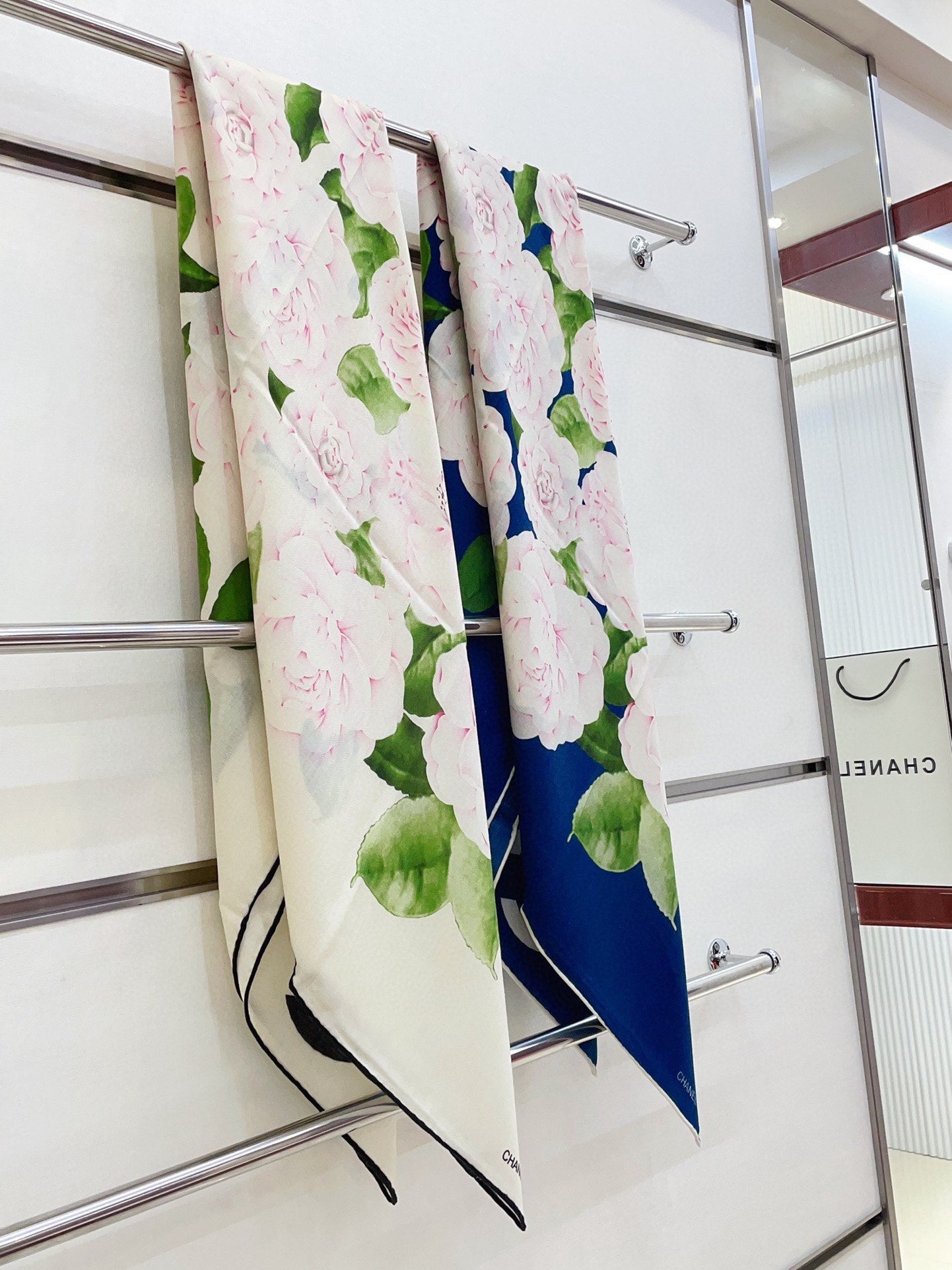 CC Square Scarf 140 CM In White Colorful Cashmere And Silk 418214