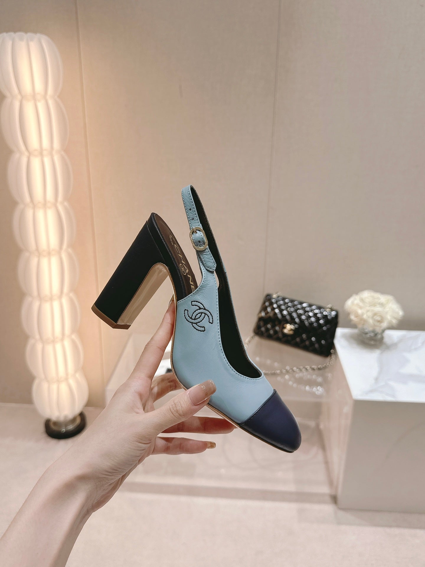 CC 24P SLINGBACKS 95MM TURQUOISE BLACK LAMBSKIN