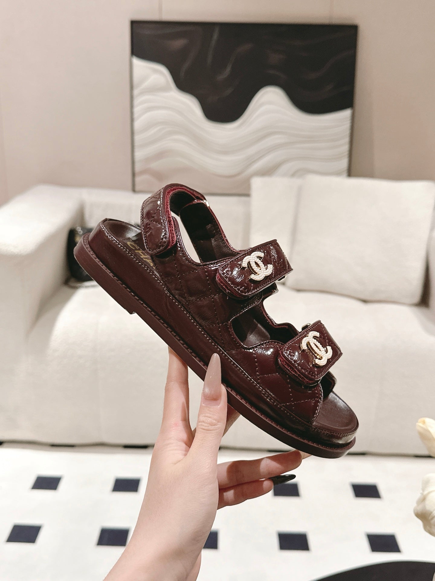 CC 25 Dad Deals Sandals Deep Brown Patent Leather 237587