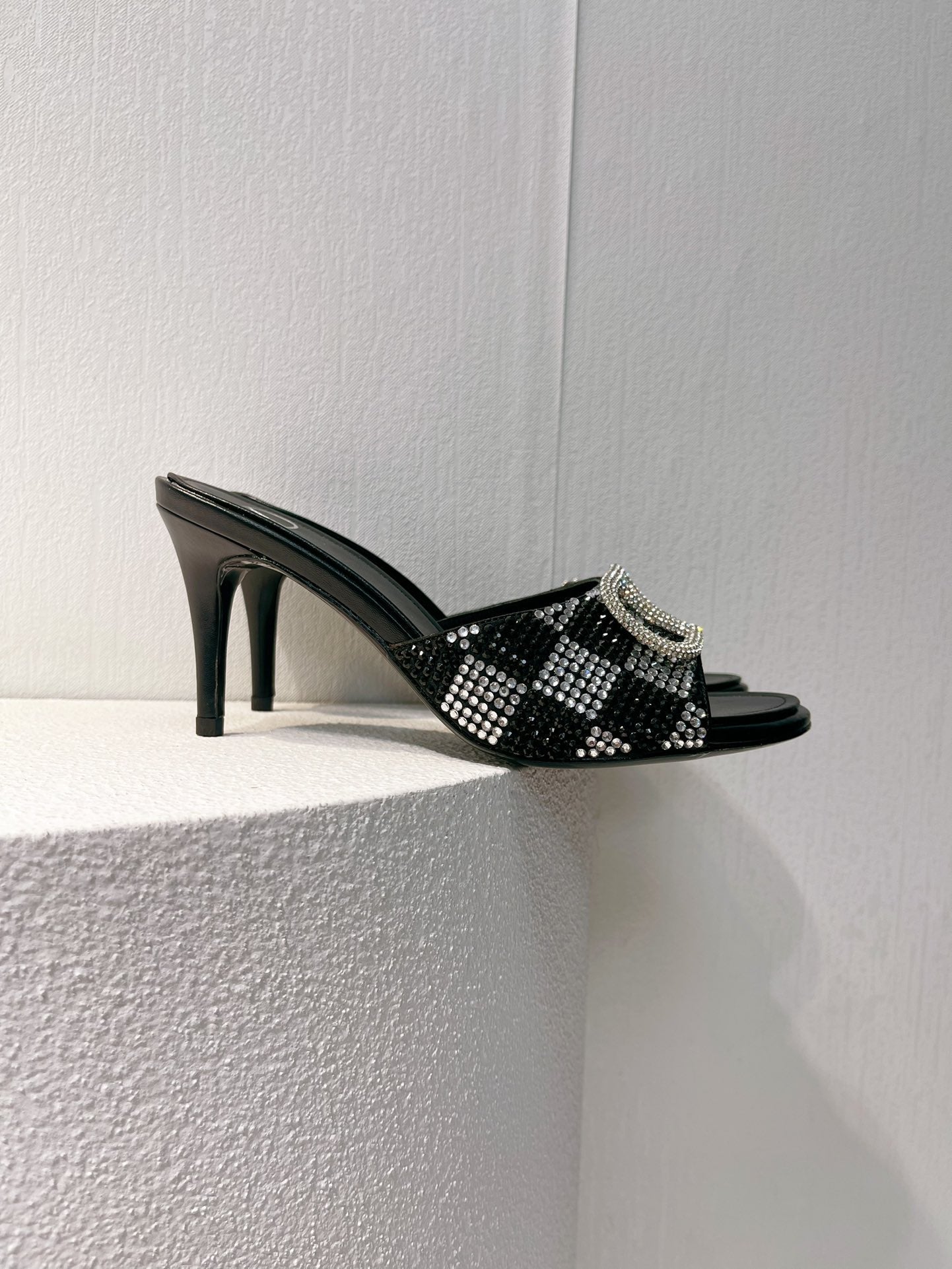 VT High Heeled Sandals Black Sheepskin 292831