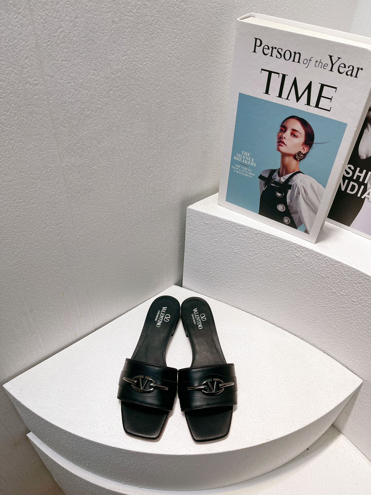 VT Moon Slides in Leather Black Cowhide 292857