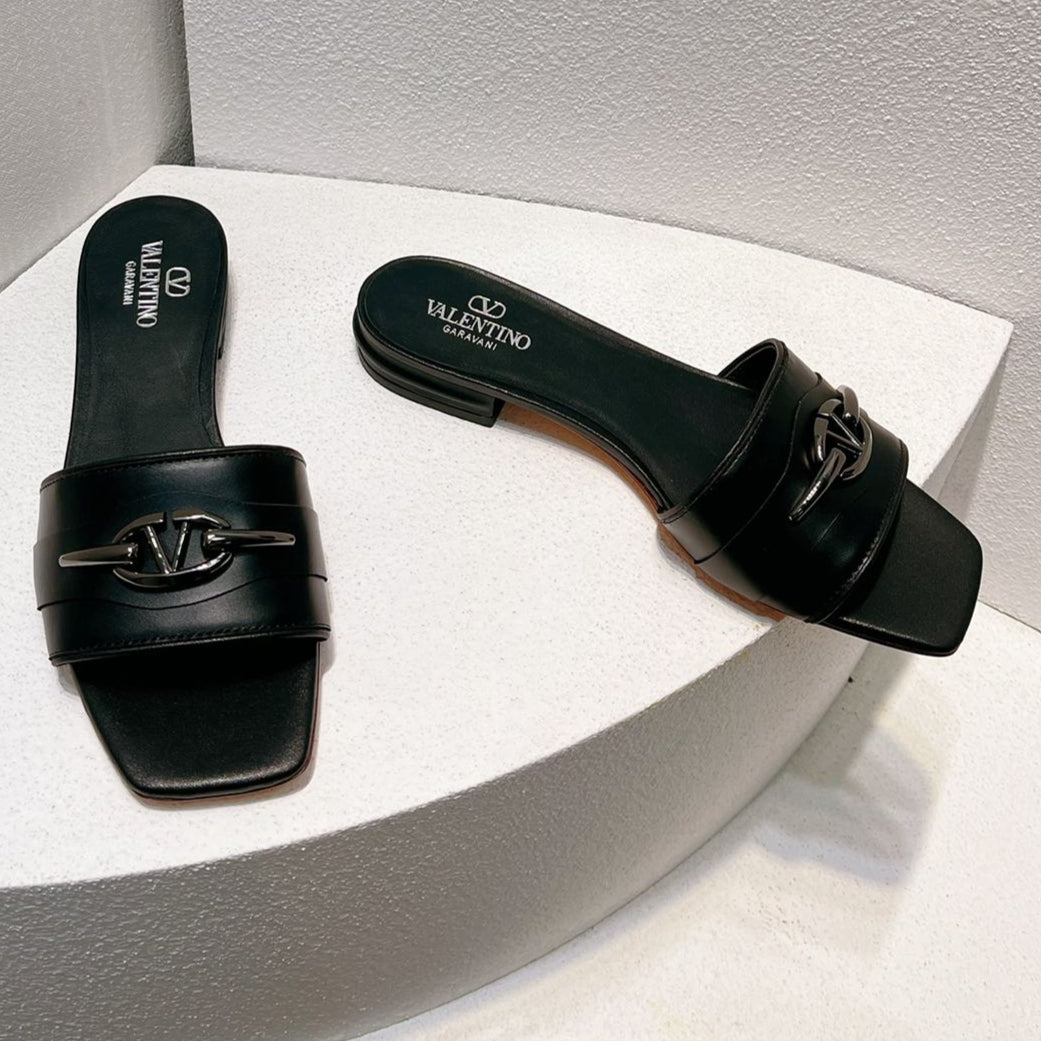 VT Moon Slides in Leather Black Cowhide 292857