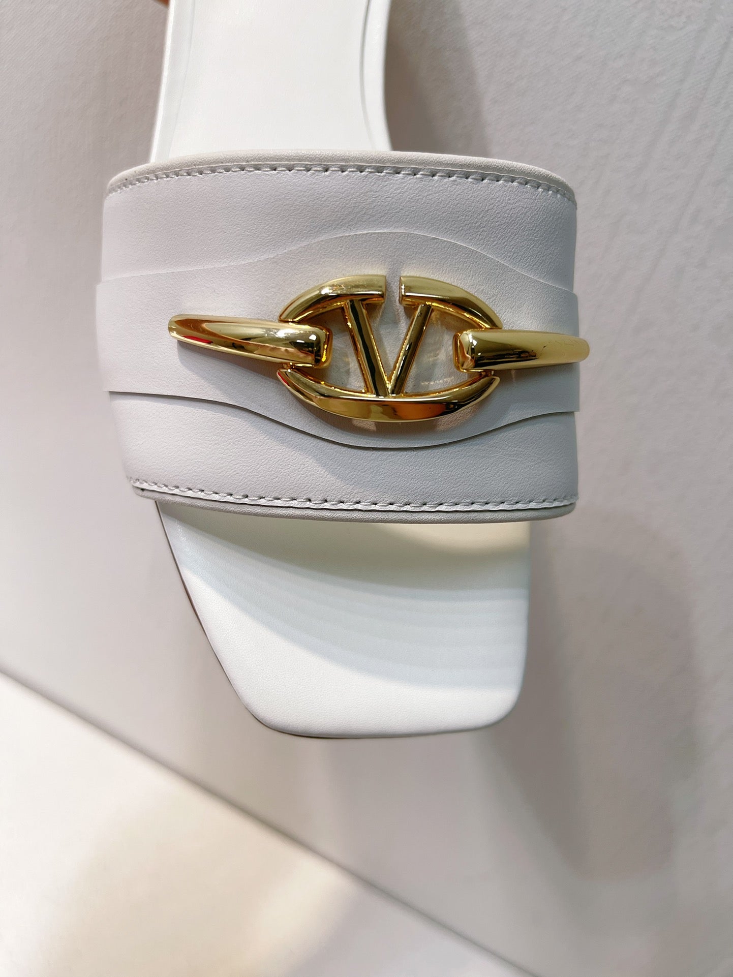 VT Moon Slides in Leather White Cowhide 292858