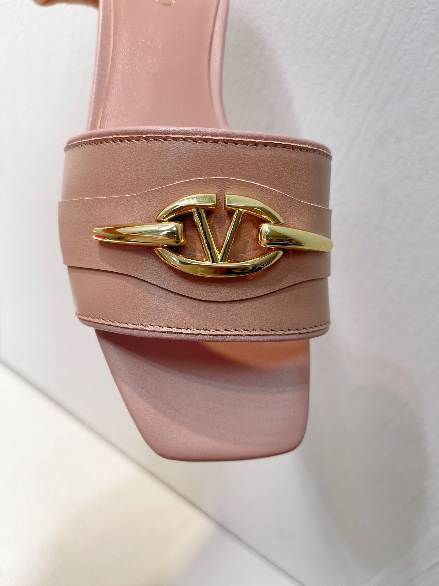 VT Moon Slides in Leather Pink Cowhide 292860