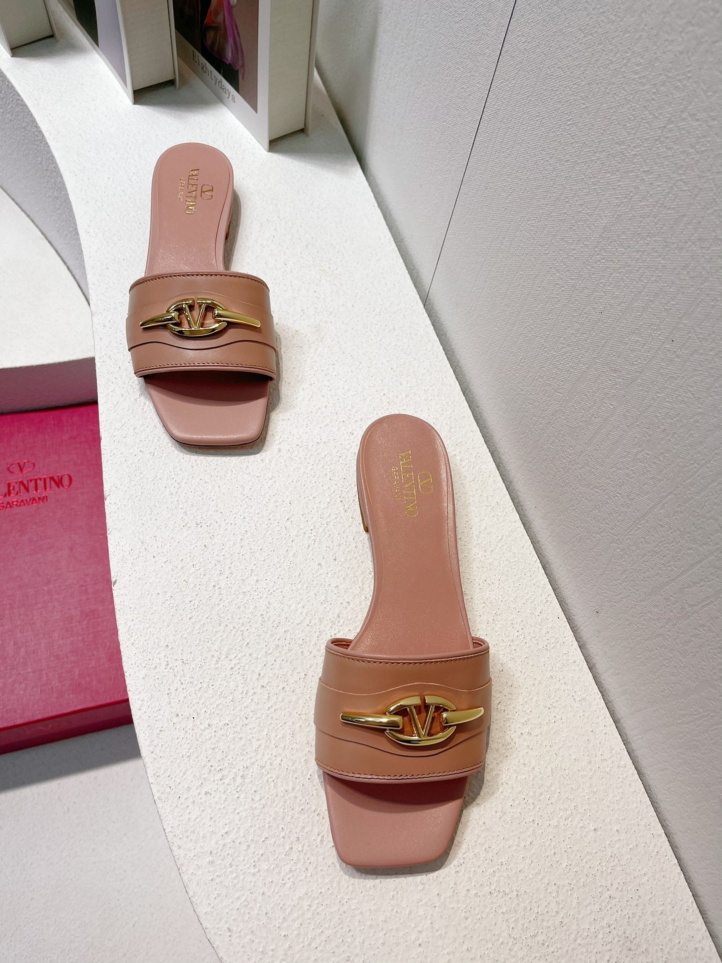 VT Moon Slides in Leather Pink Cowhide 292860