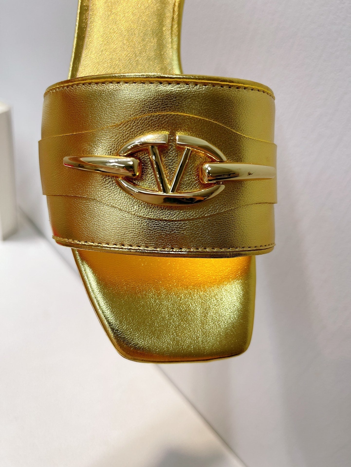 VT Moon Slides in Leather Gold Cowhide 292862