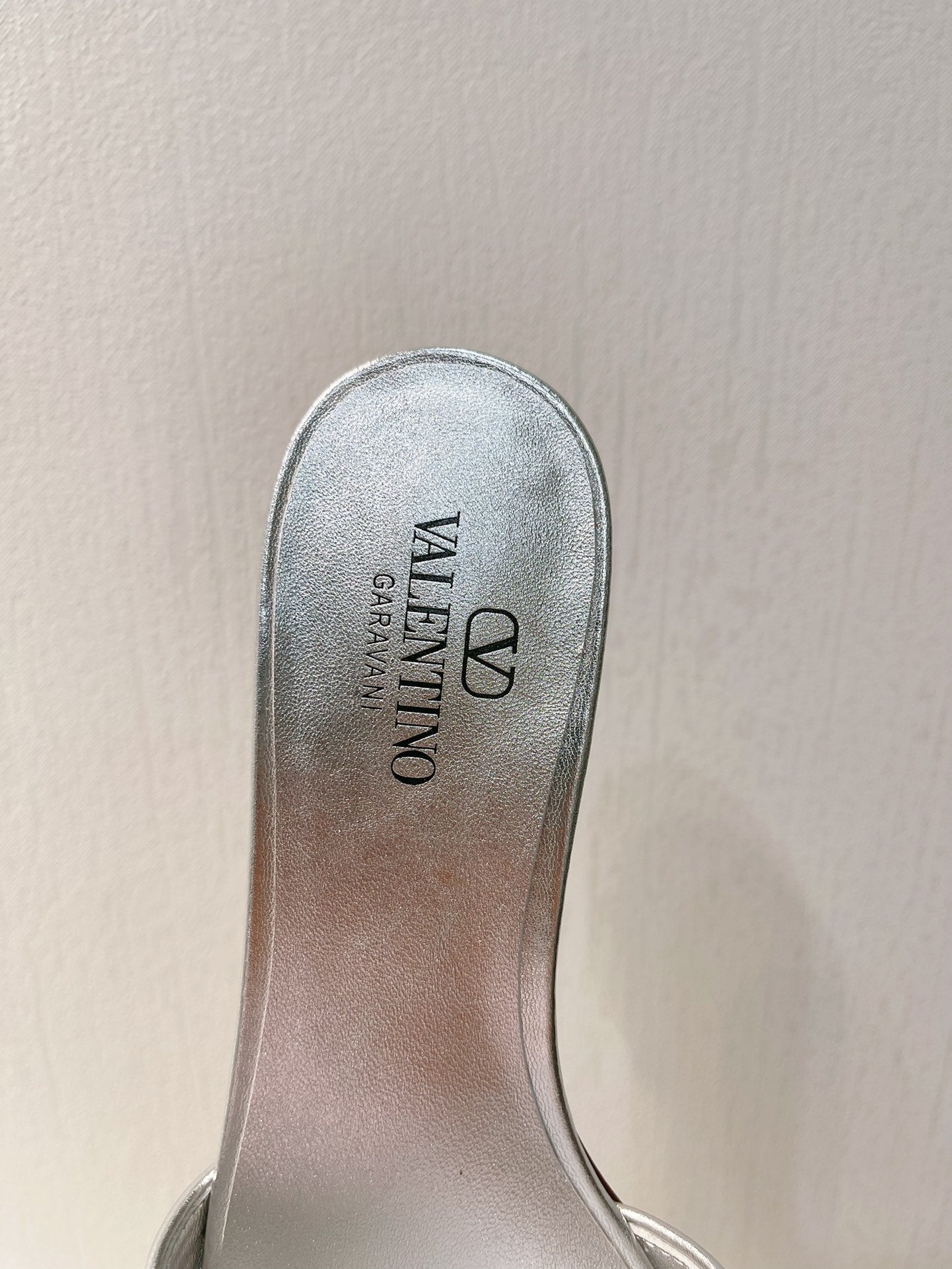 VT Moon Slides in Leather Silver Cowhide 292863